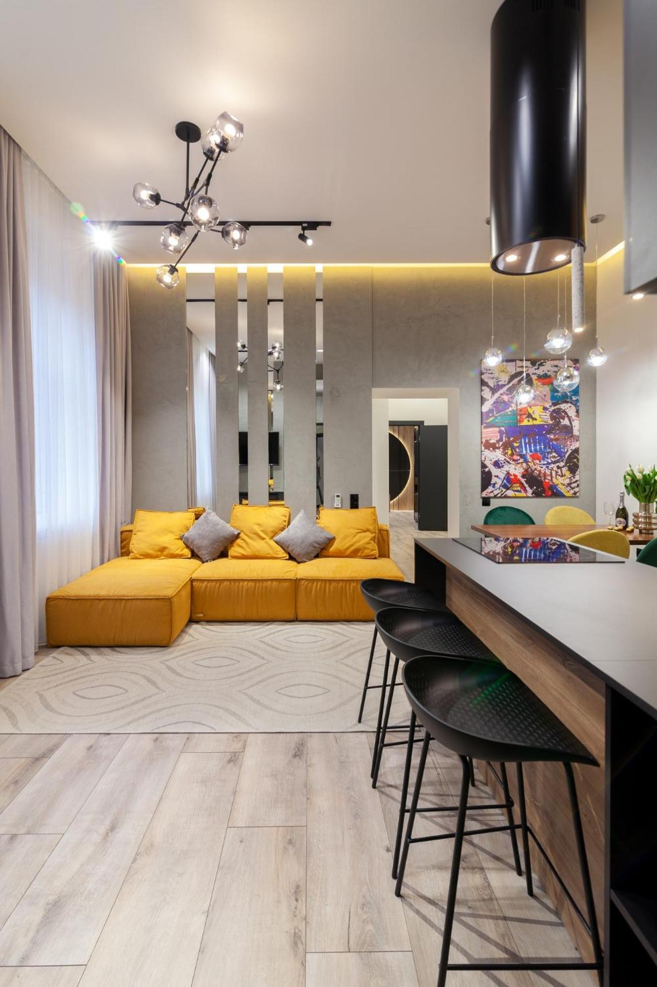 Royal VIP Apartment on Leontovicha 5 view 2