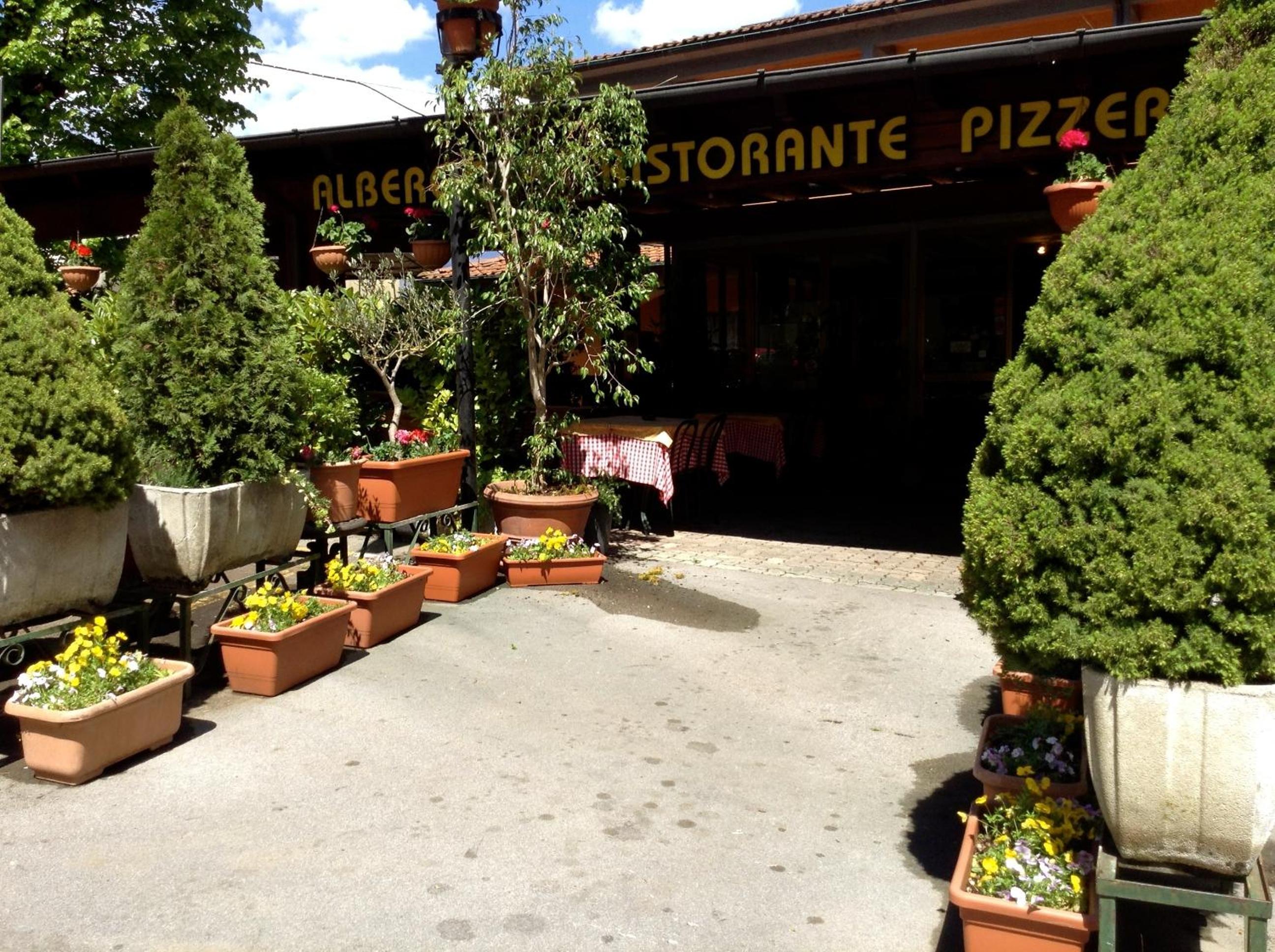 Albergo Ristorante Da Carlino view 2