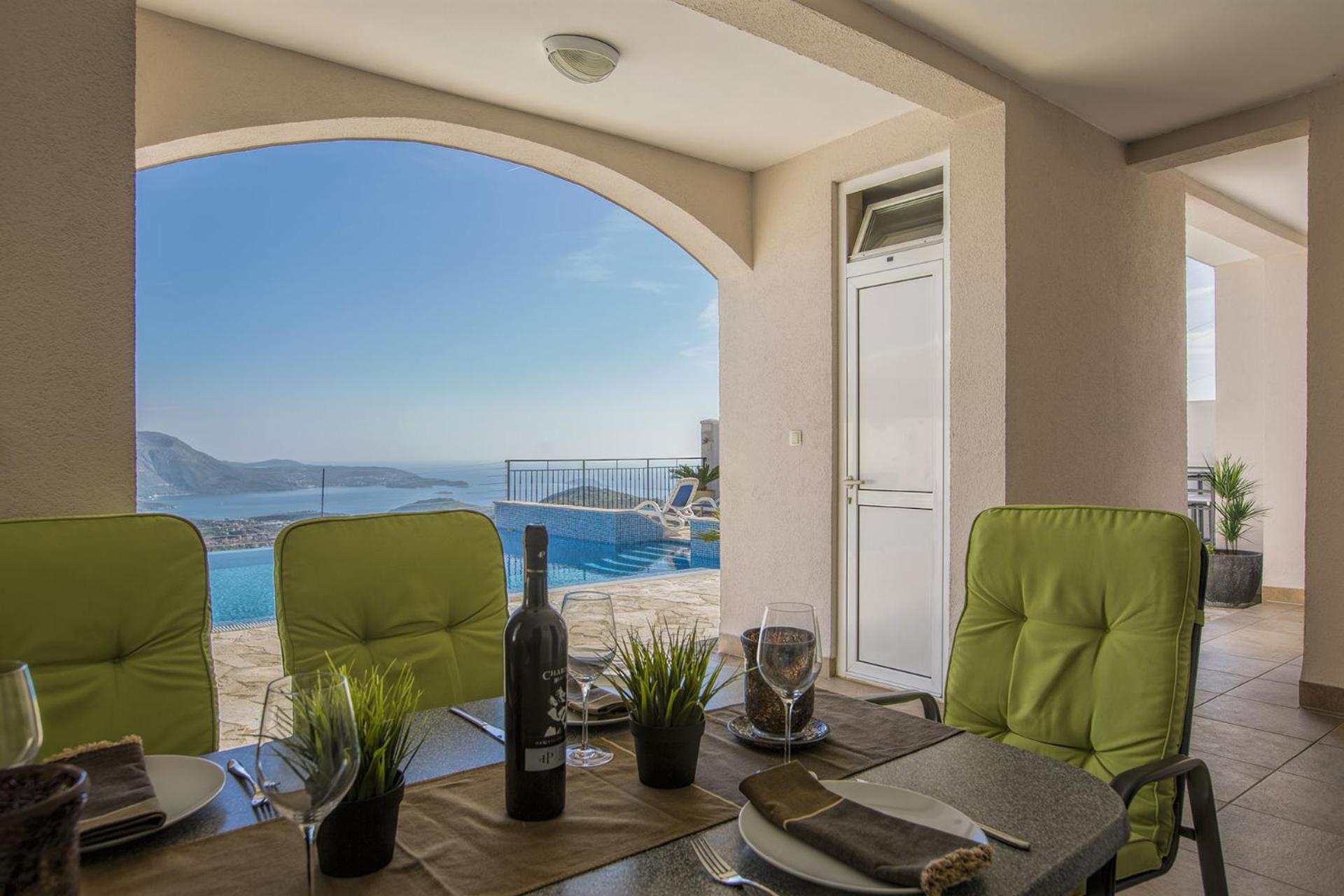 Luxury Apartment Goja with private pool and Jacuzzi near Dubrovnik
