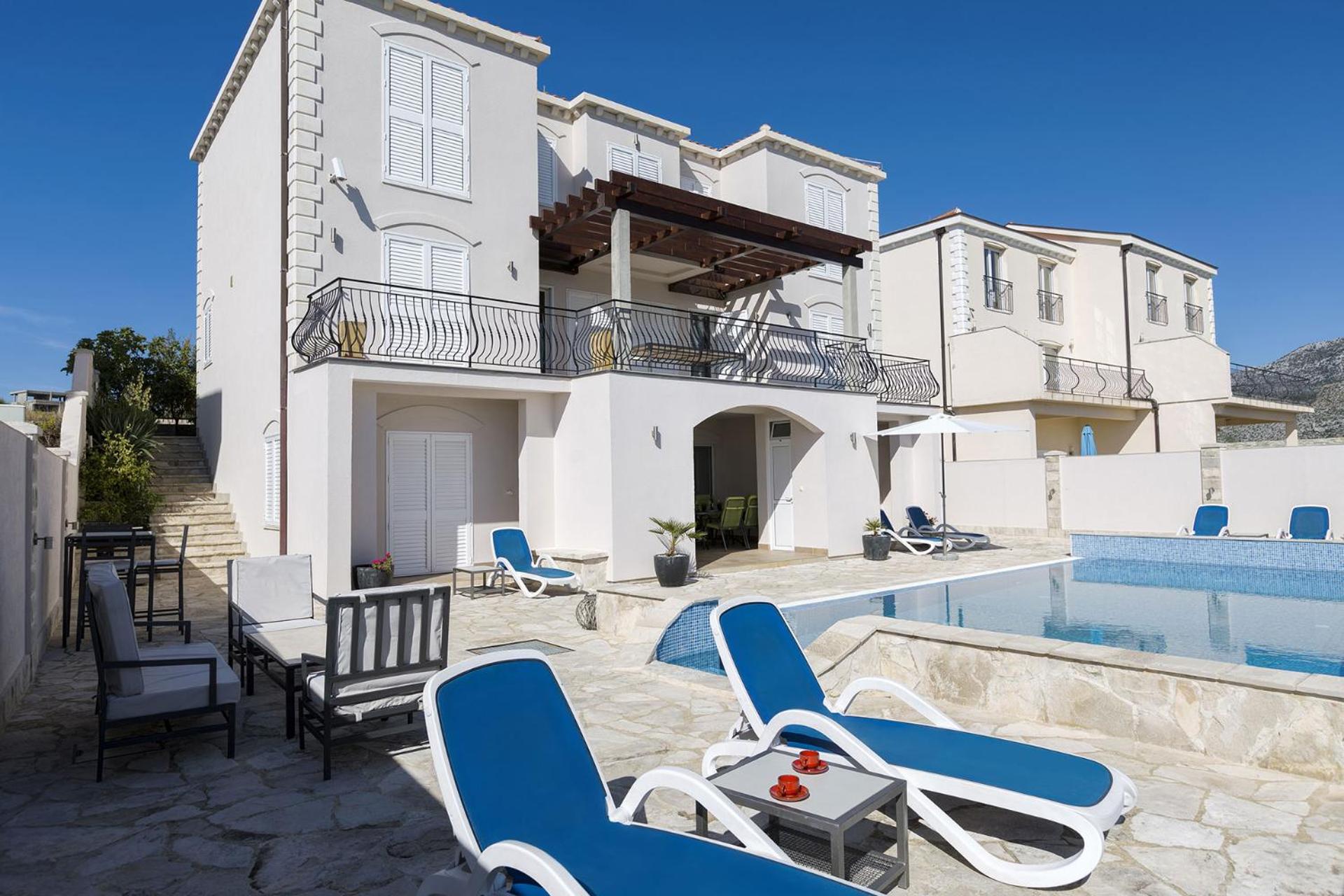 Luxury Apartment Goja with private pool and Jacuzzi near Dubrovnik