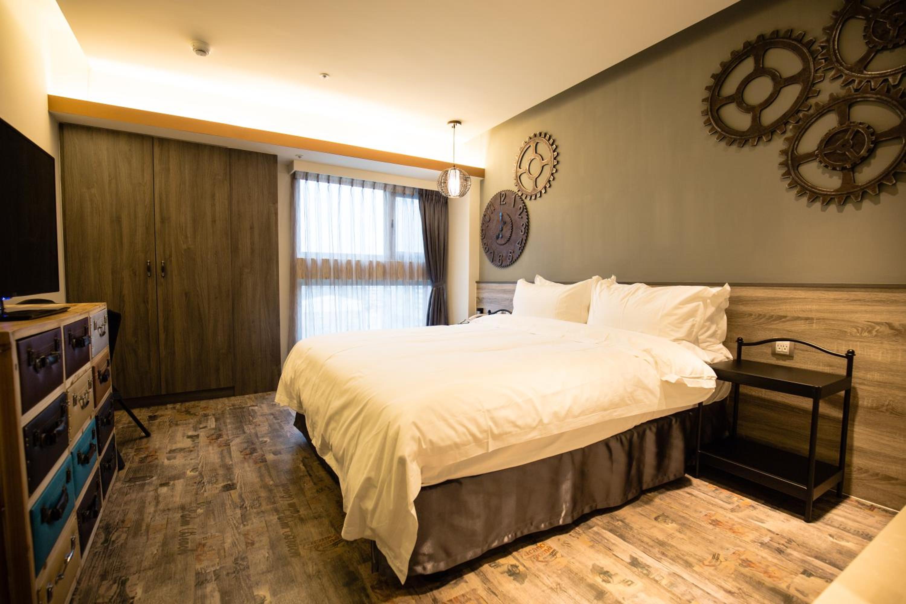 Walker Hotel. Ximen