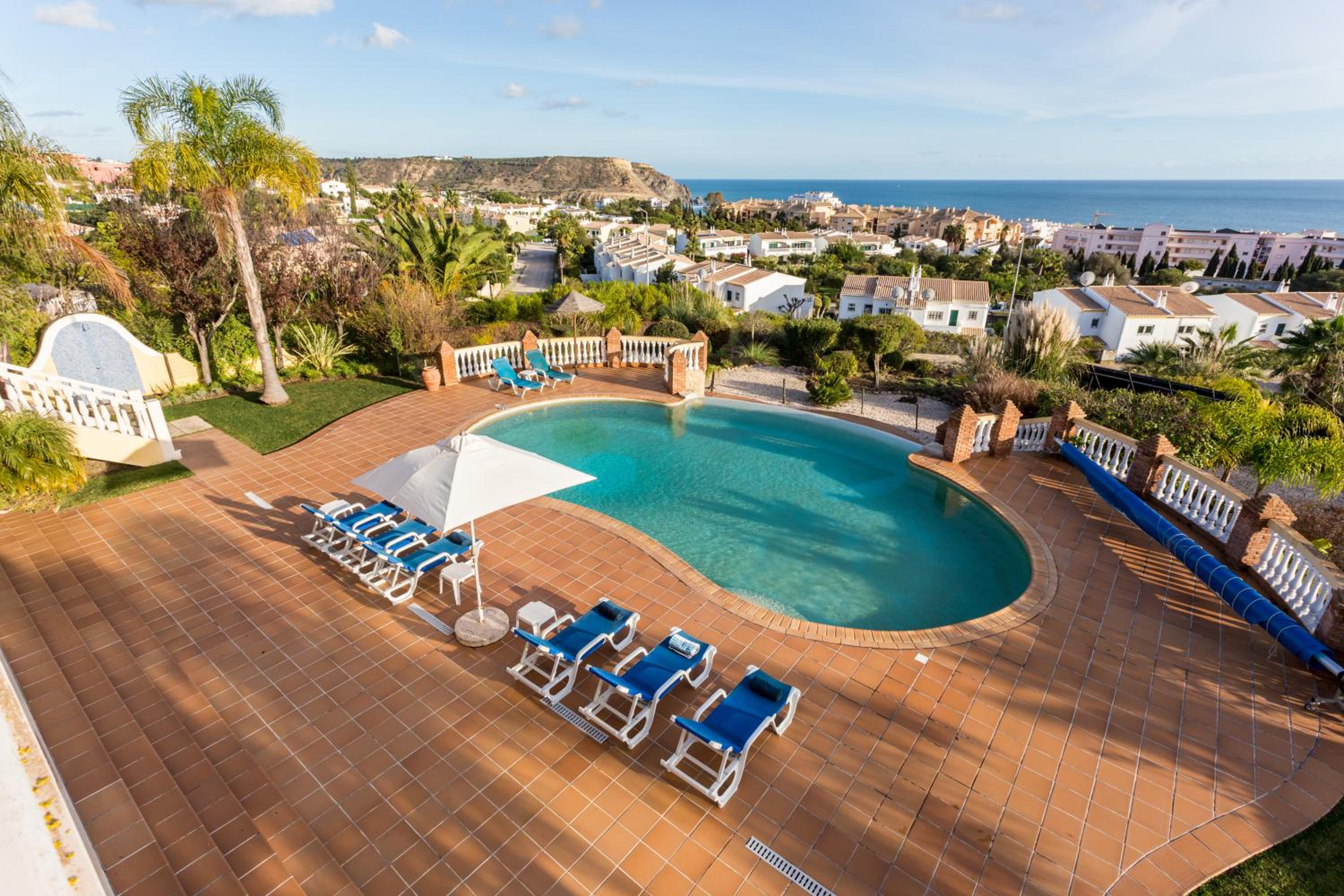 CoolHouses Algarve Luz, 5 bed villa & pool, Casa N view 4
