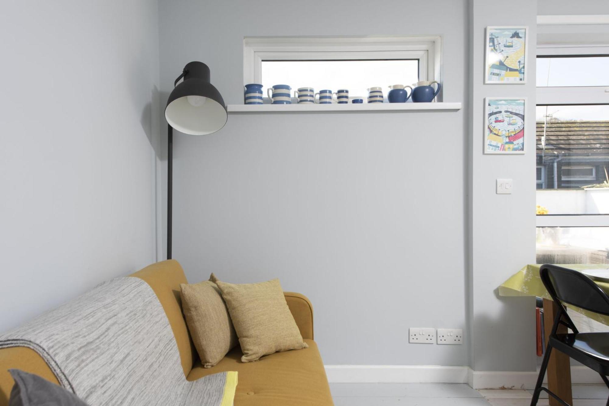 Mousehole View - Pet Friendly - Sea Views - Free Parking & WiFi view 4