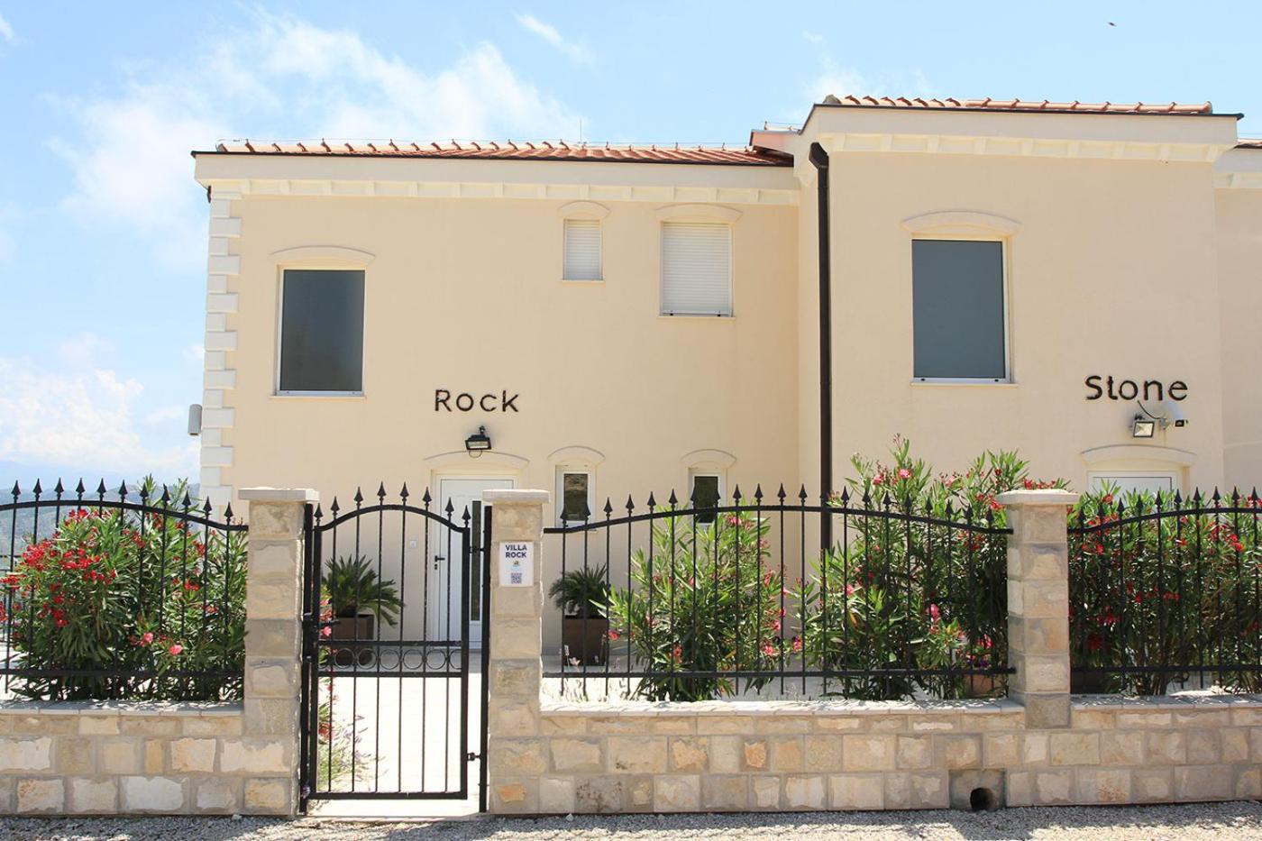 Luxury Villa Rock with pool and Jacuzzi near Dubrovnik