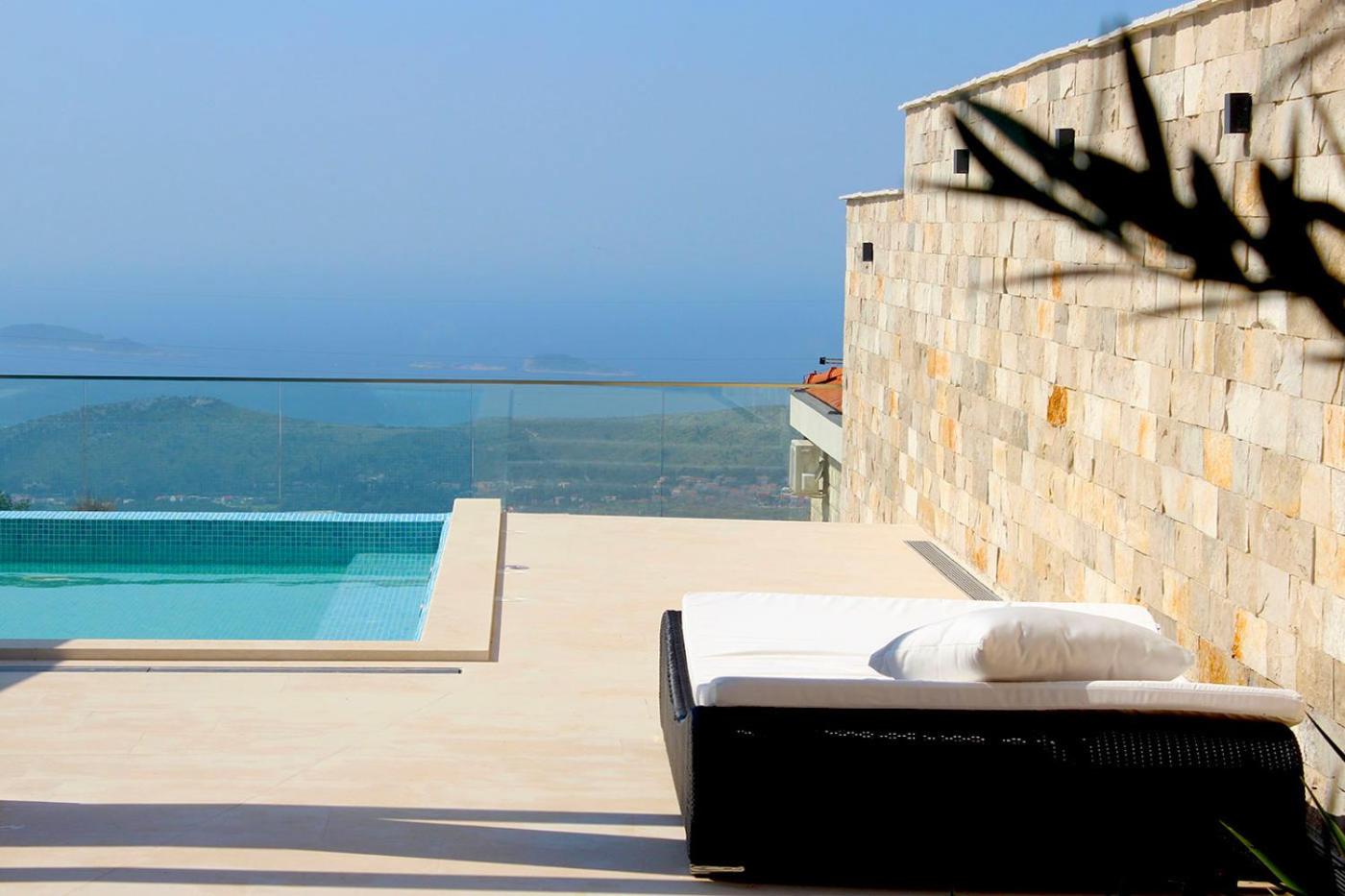 Luxury Villa Anna with private pool & Jet pool near Dubrovnik