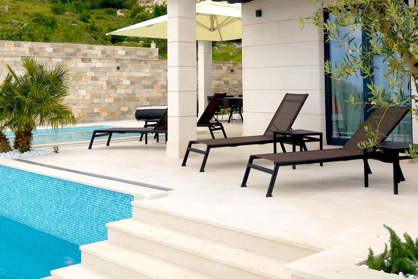Luxury Villa Anna with private pool & Jet pool near Dubrovnik