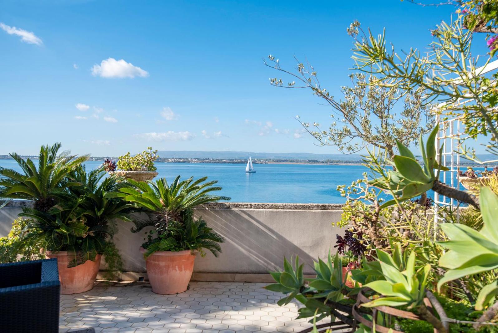 Maniace Suites Terrace Sea View view 3