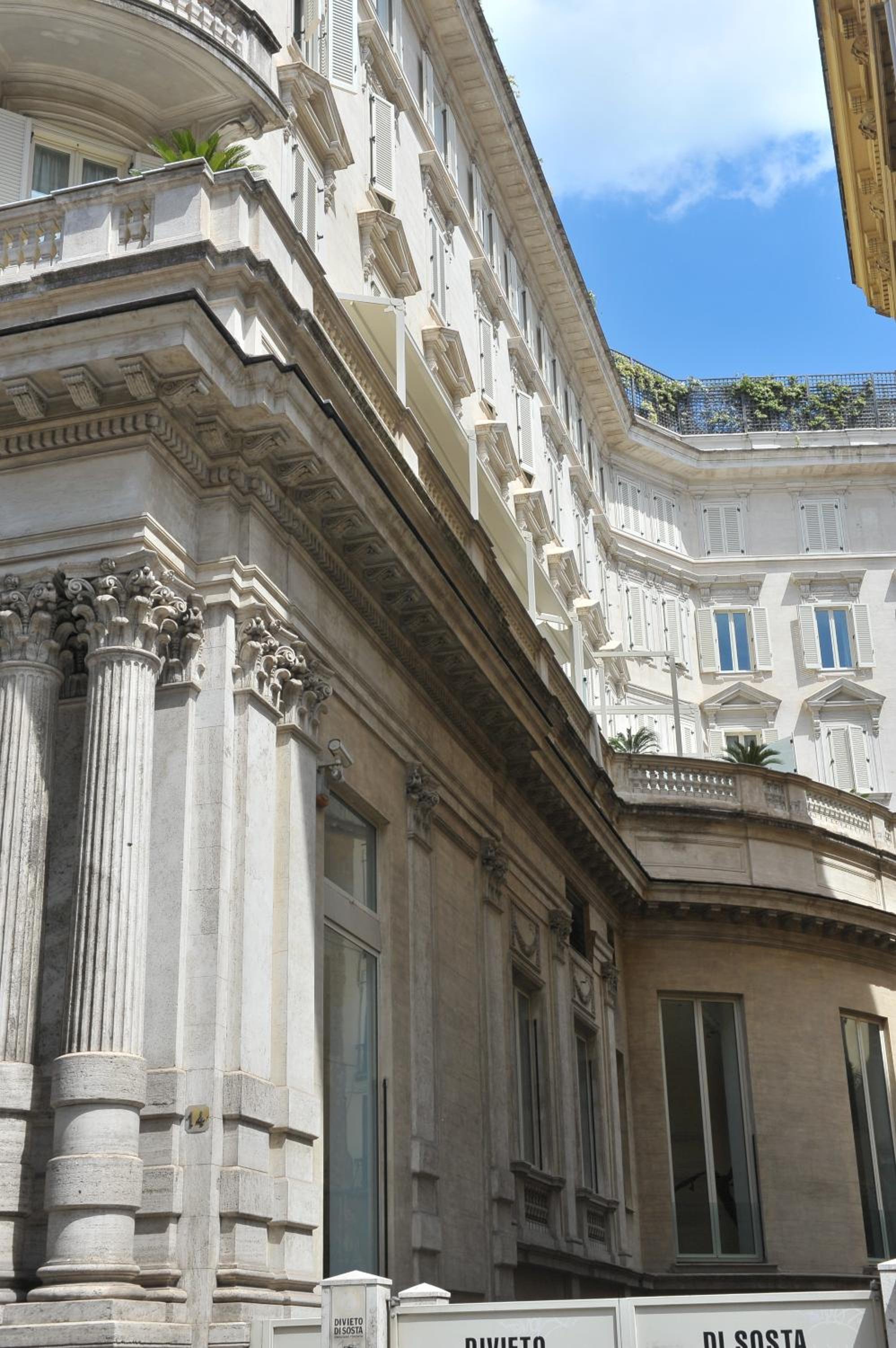 Crispi Modern Flat in the Historic Center