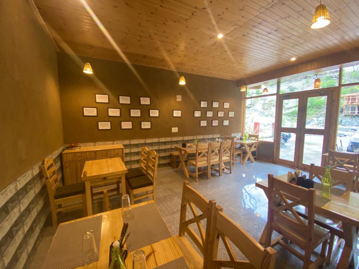 restaurant