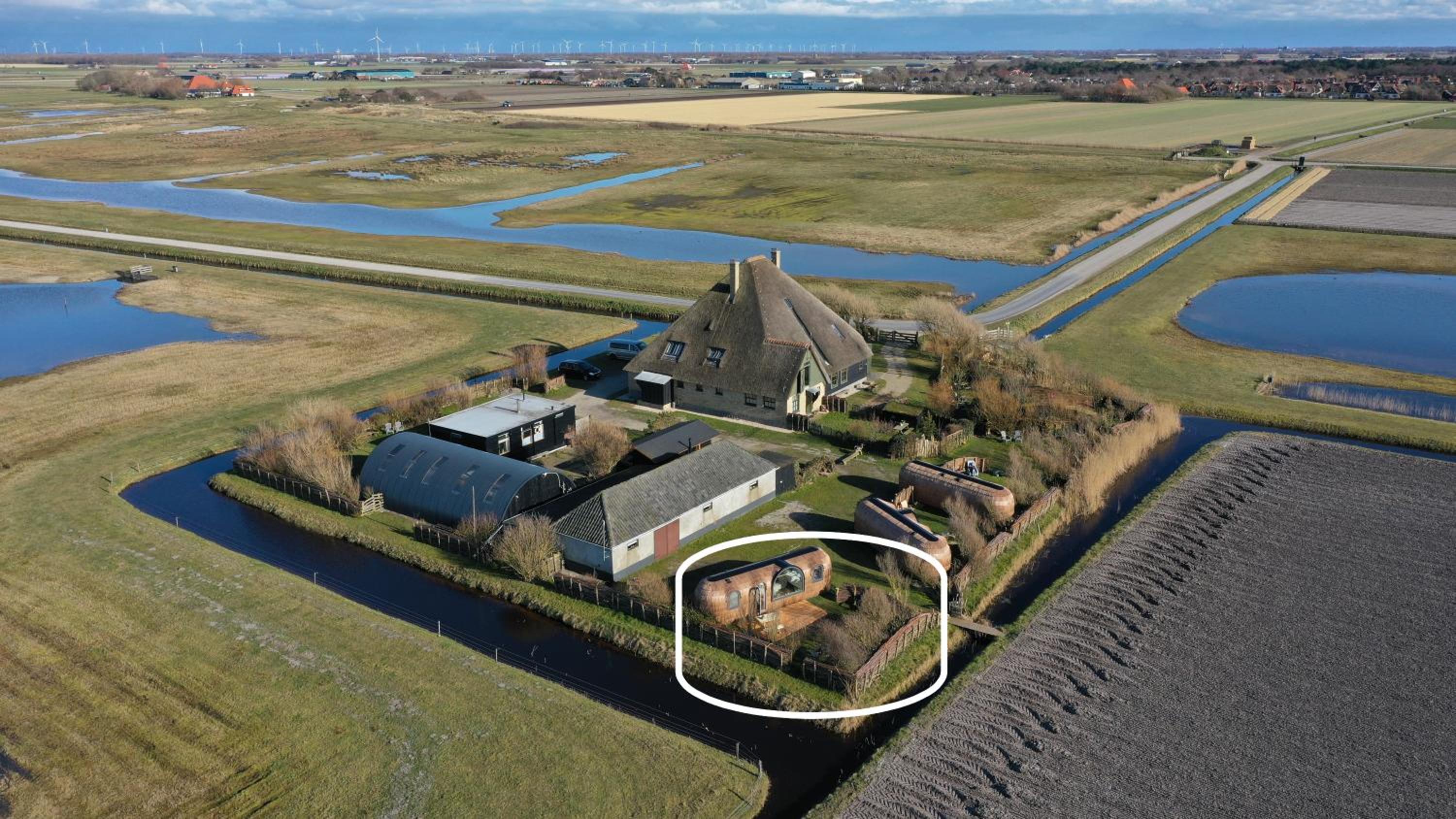 Tiny House De Boet, in Natuurgebied en vlakbij het Strand view 3
