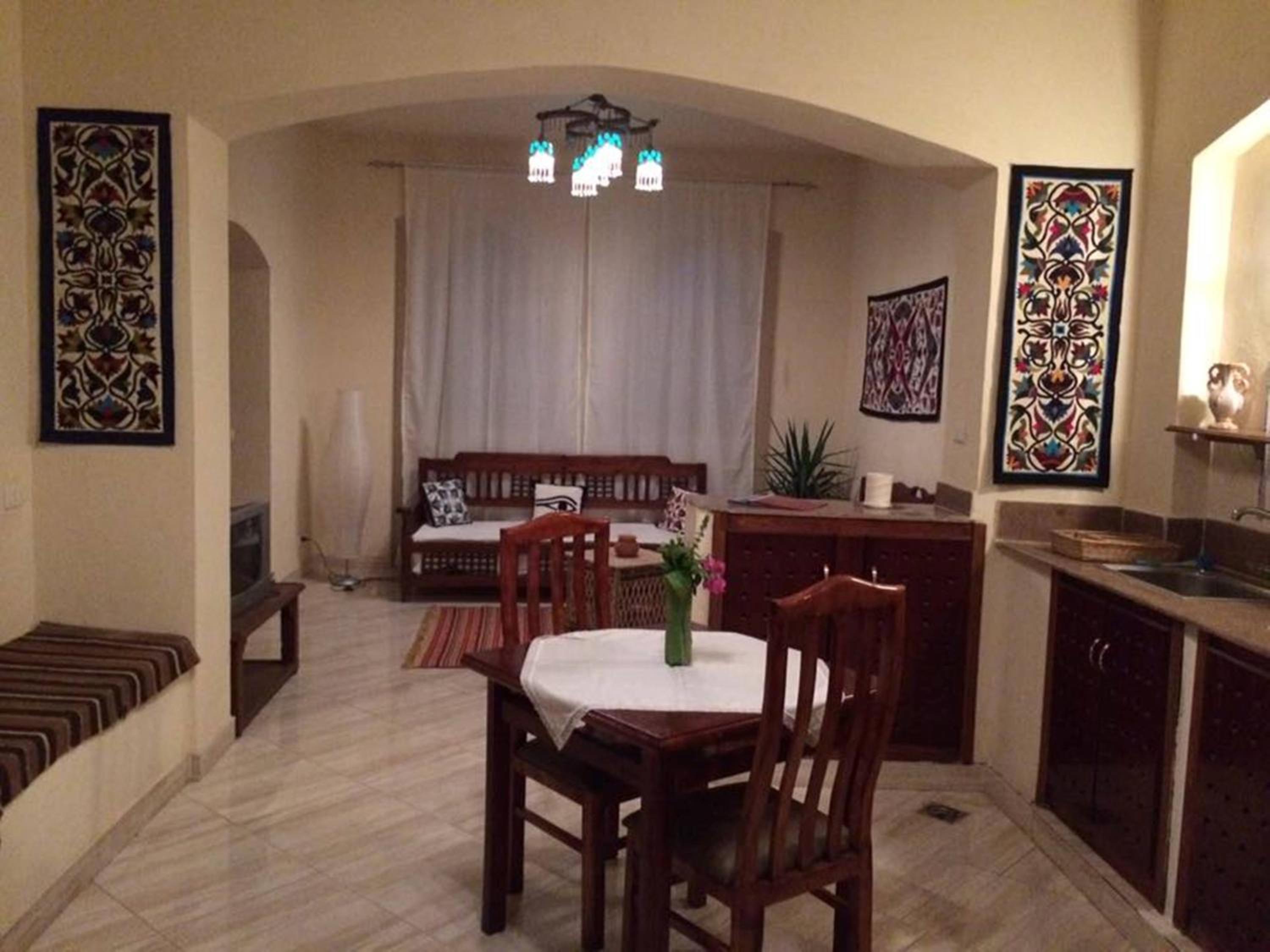 Nile Compound