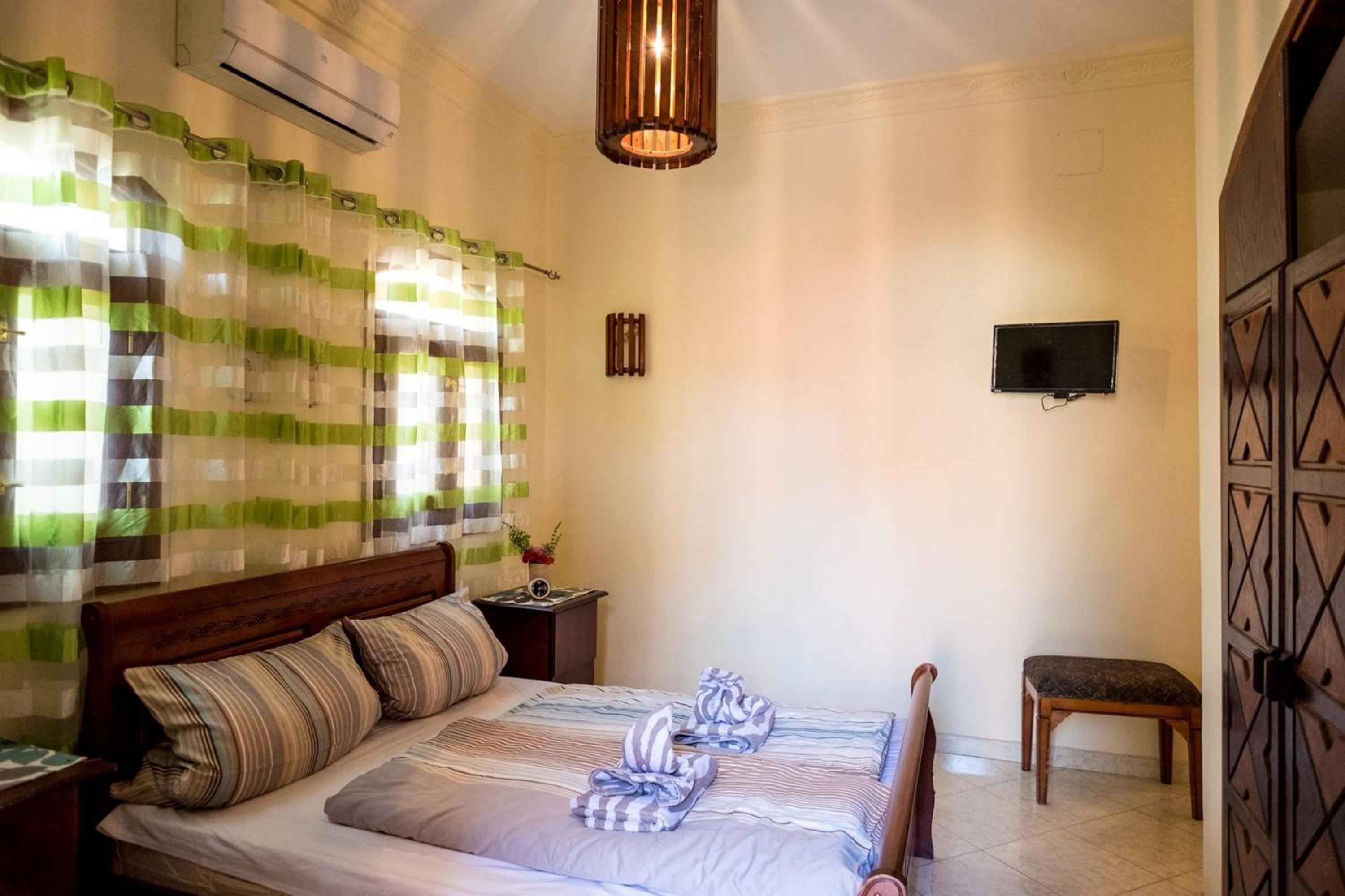 Nile Compound