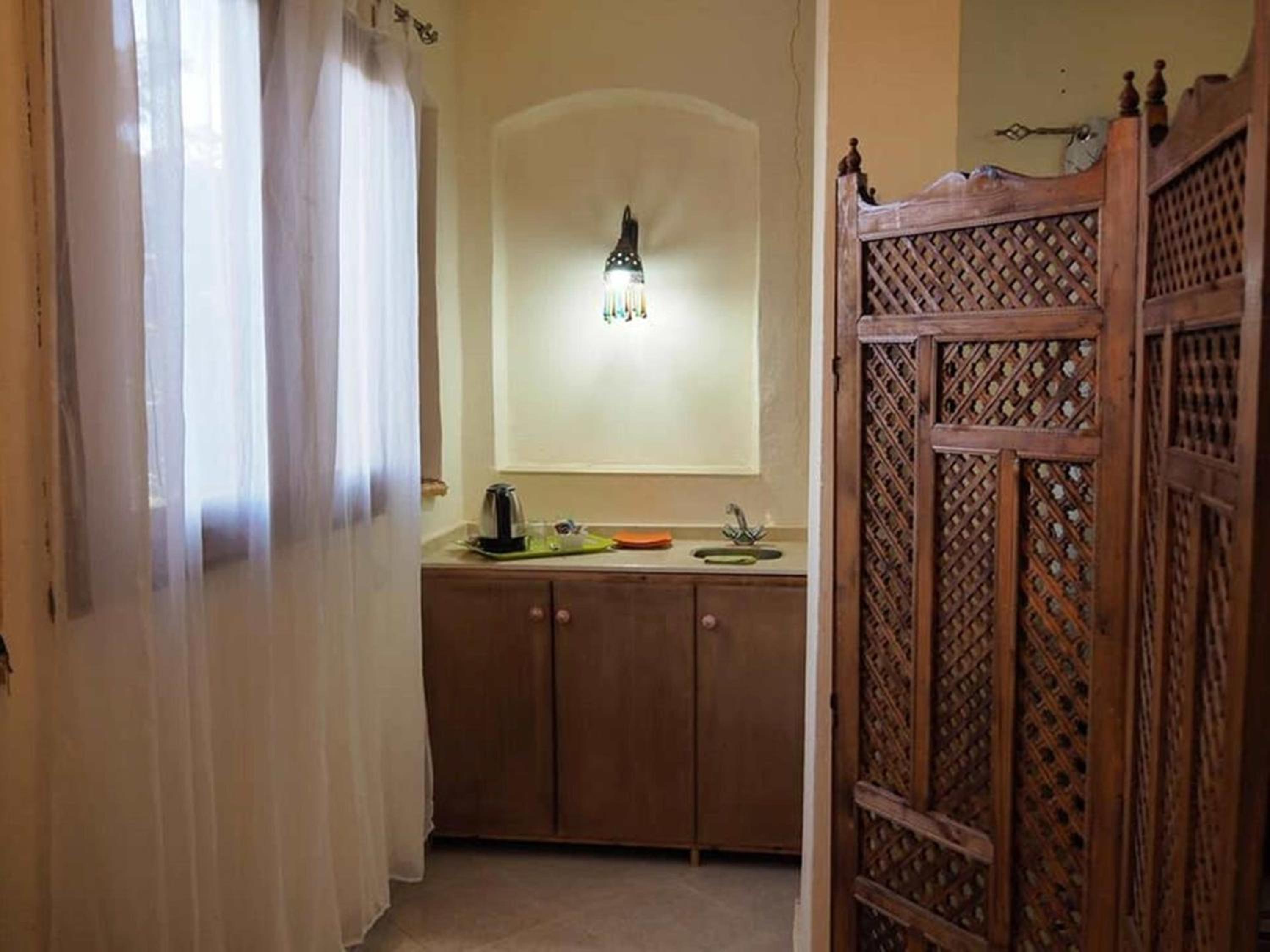 Nile Compound
