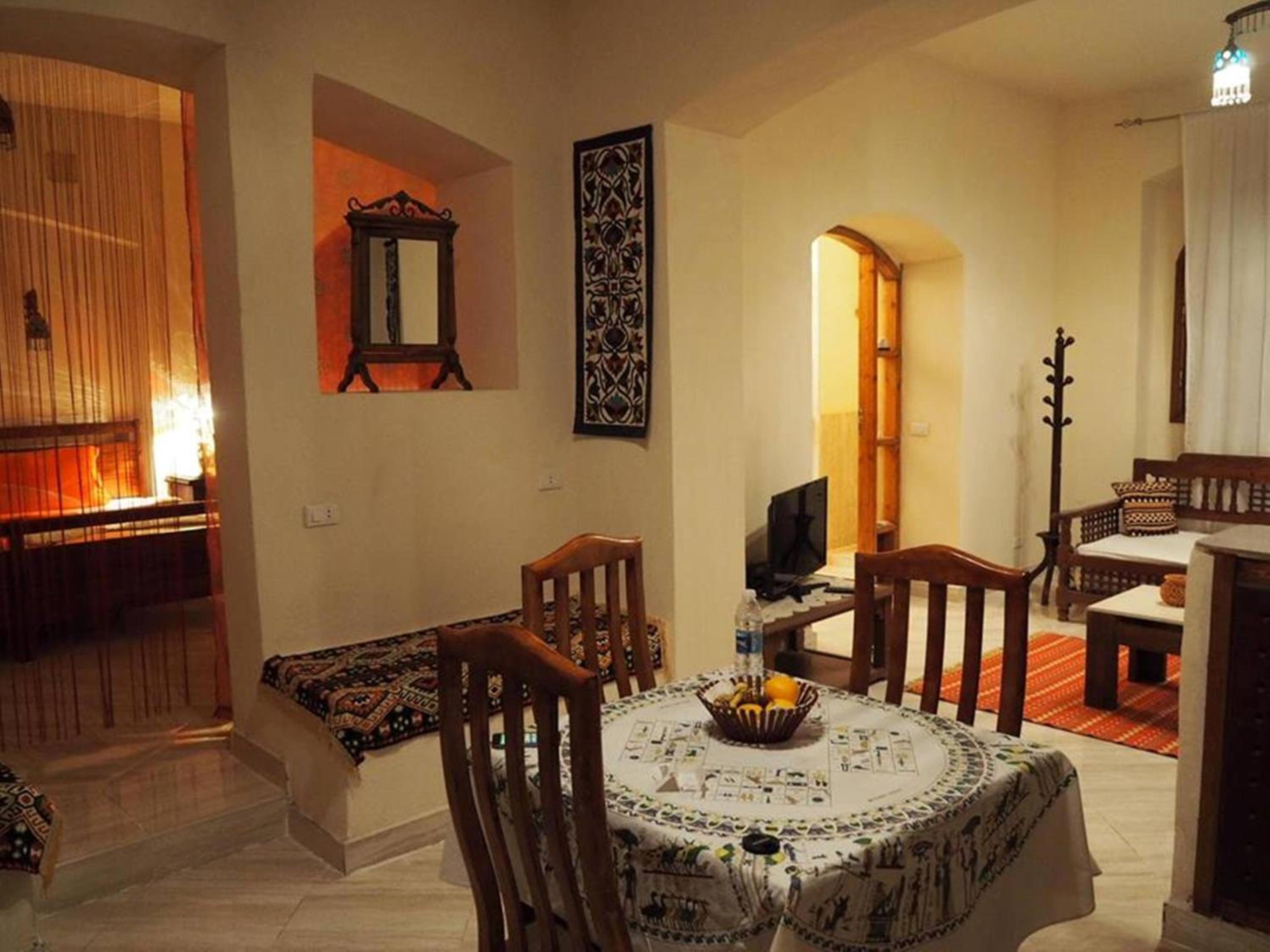 Nile Compound