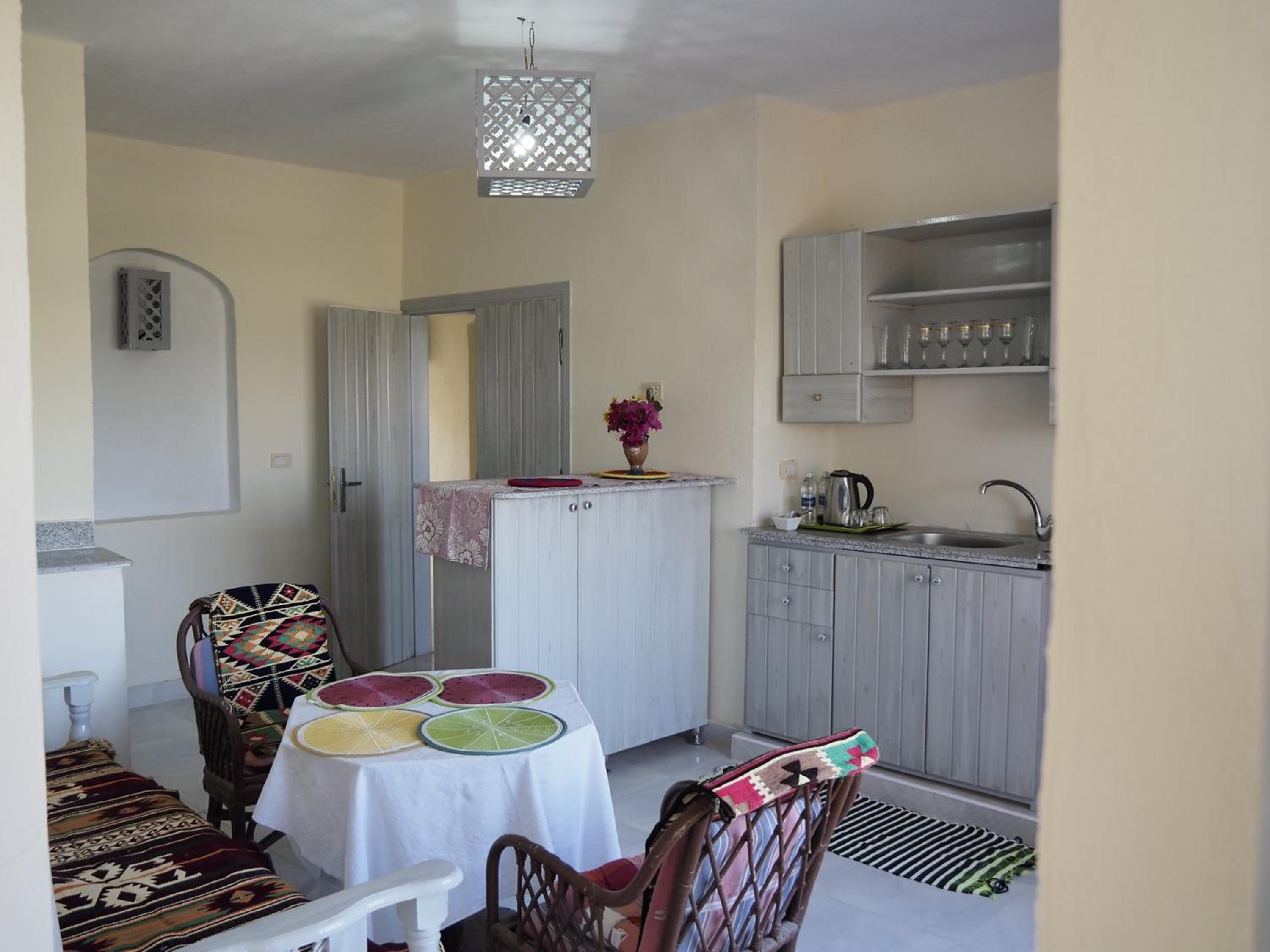 Nile Compound