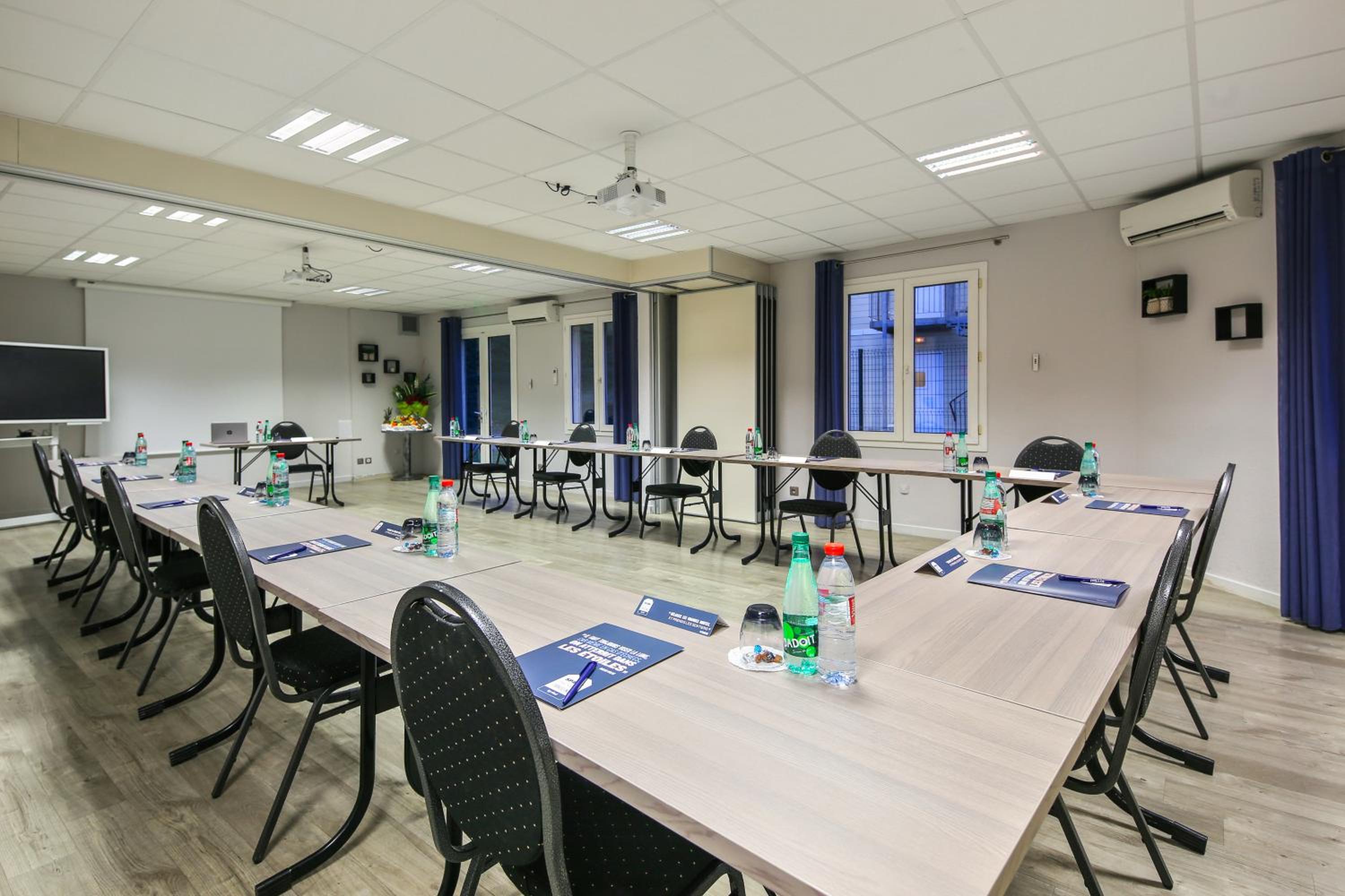 Bron Vacations - Kyriad Lyon Est - Bron Eurexpo Le Cottage - Property Image 6