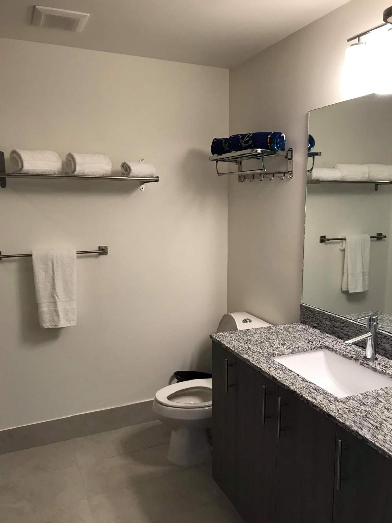 5350 Park inn Suite