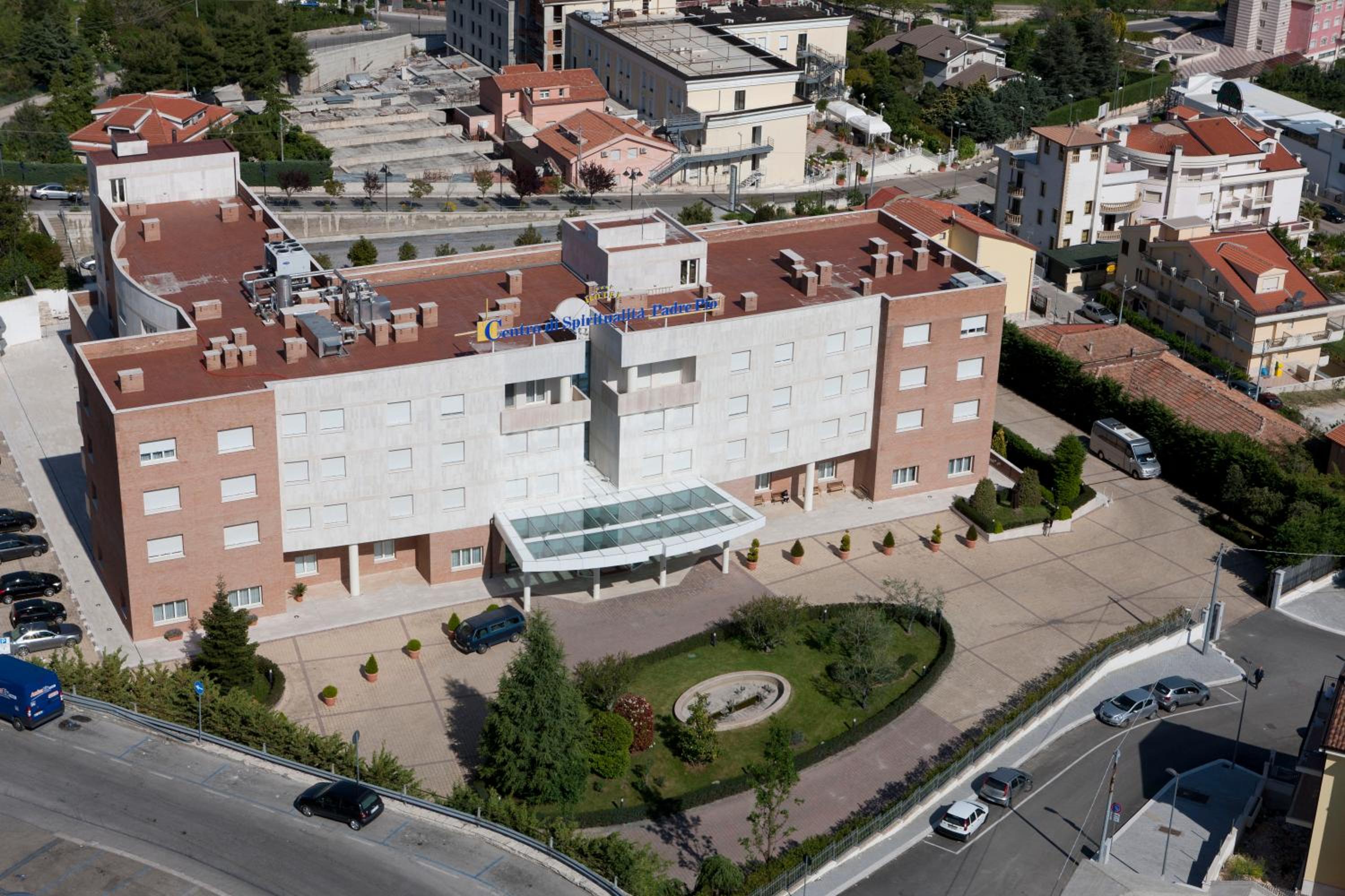 San Giovanni Rotondo Vacations - Hotel Centro di Spiritualita Padre Pio - Property Image 3