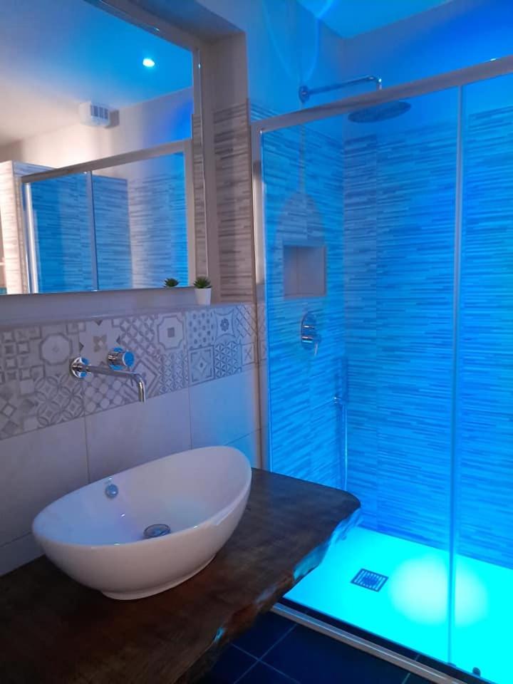 Dimora Palma en Alberobello — bathroom