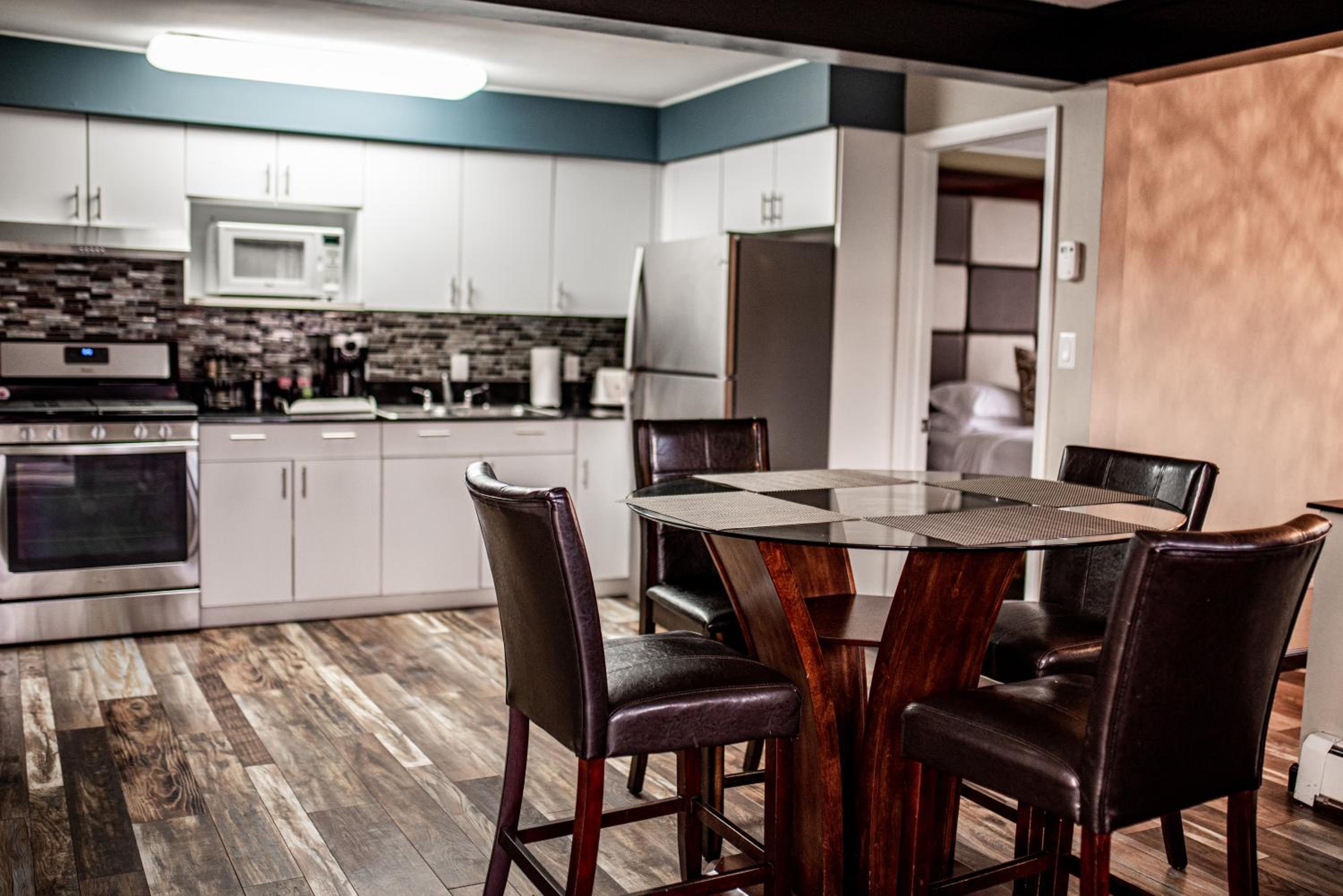 Gateway Inn and Suites