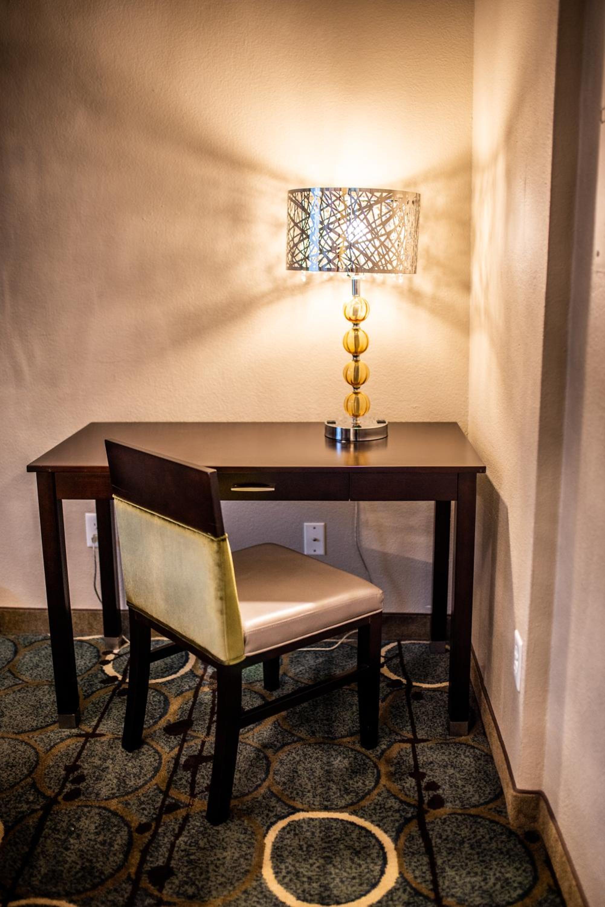 Gateway Inn and Suites