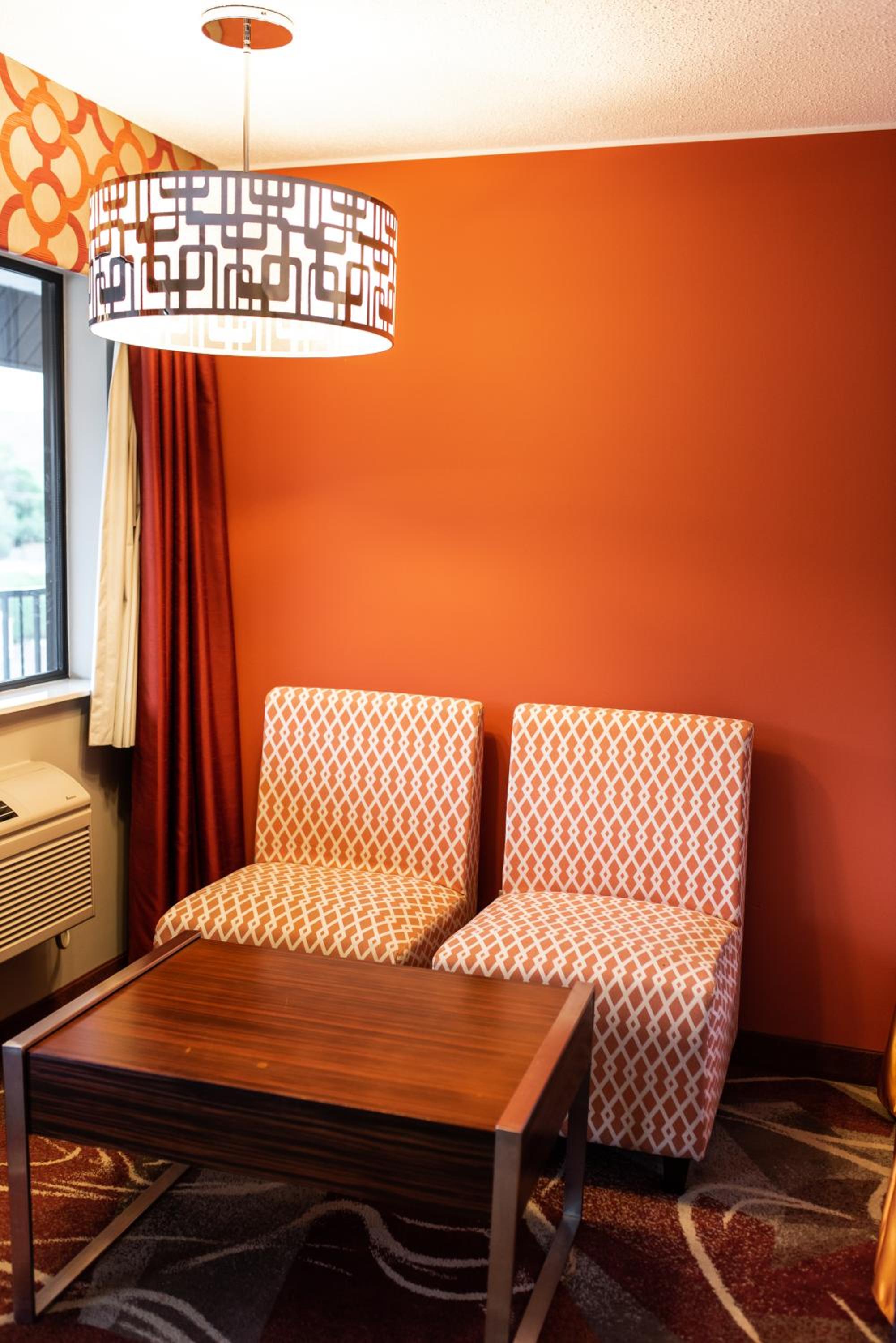 Gateway Inn and Suites