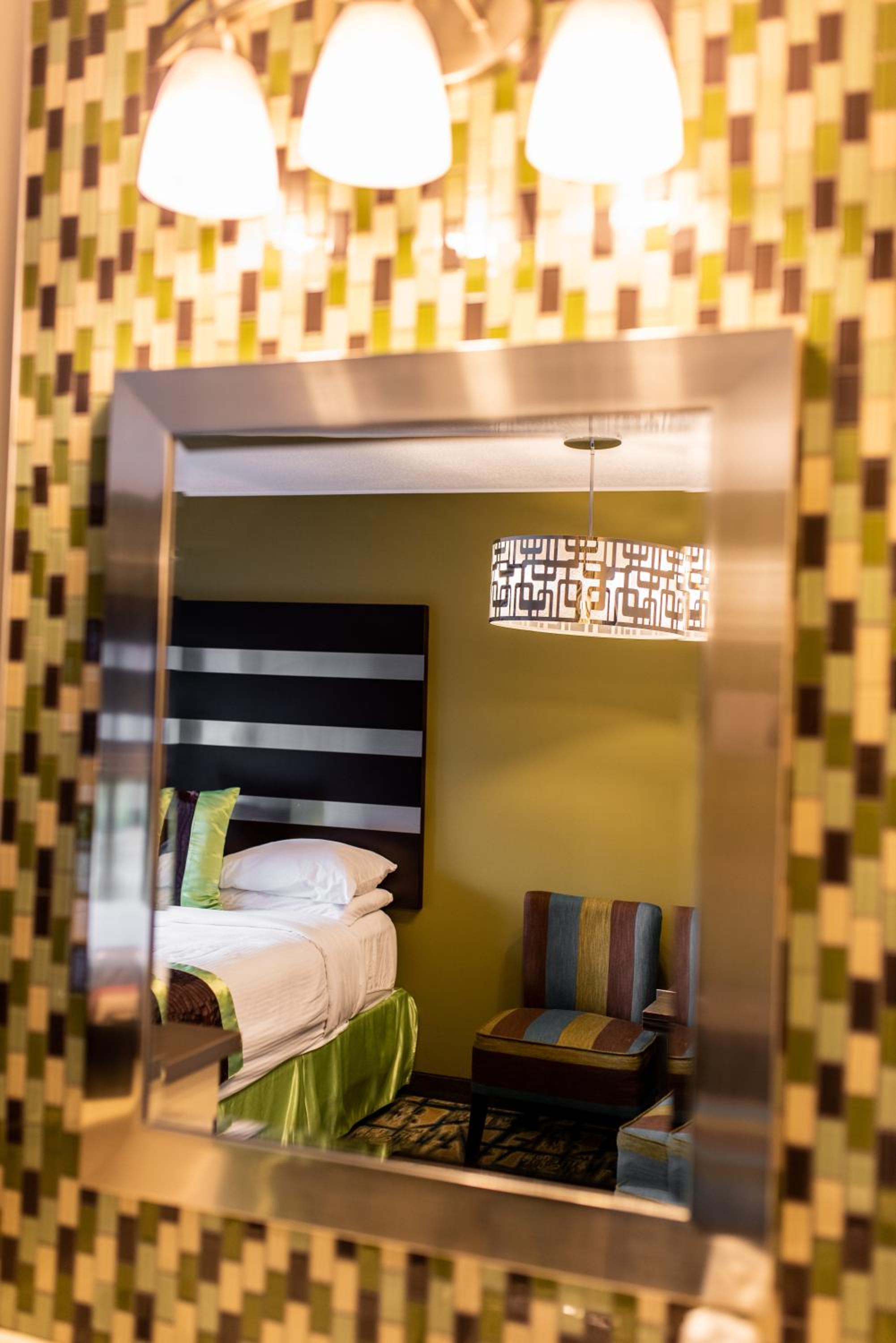 Gateway Inn and Suites