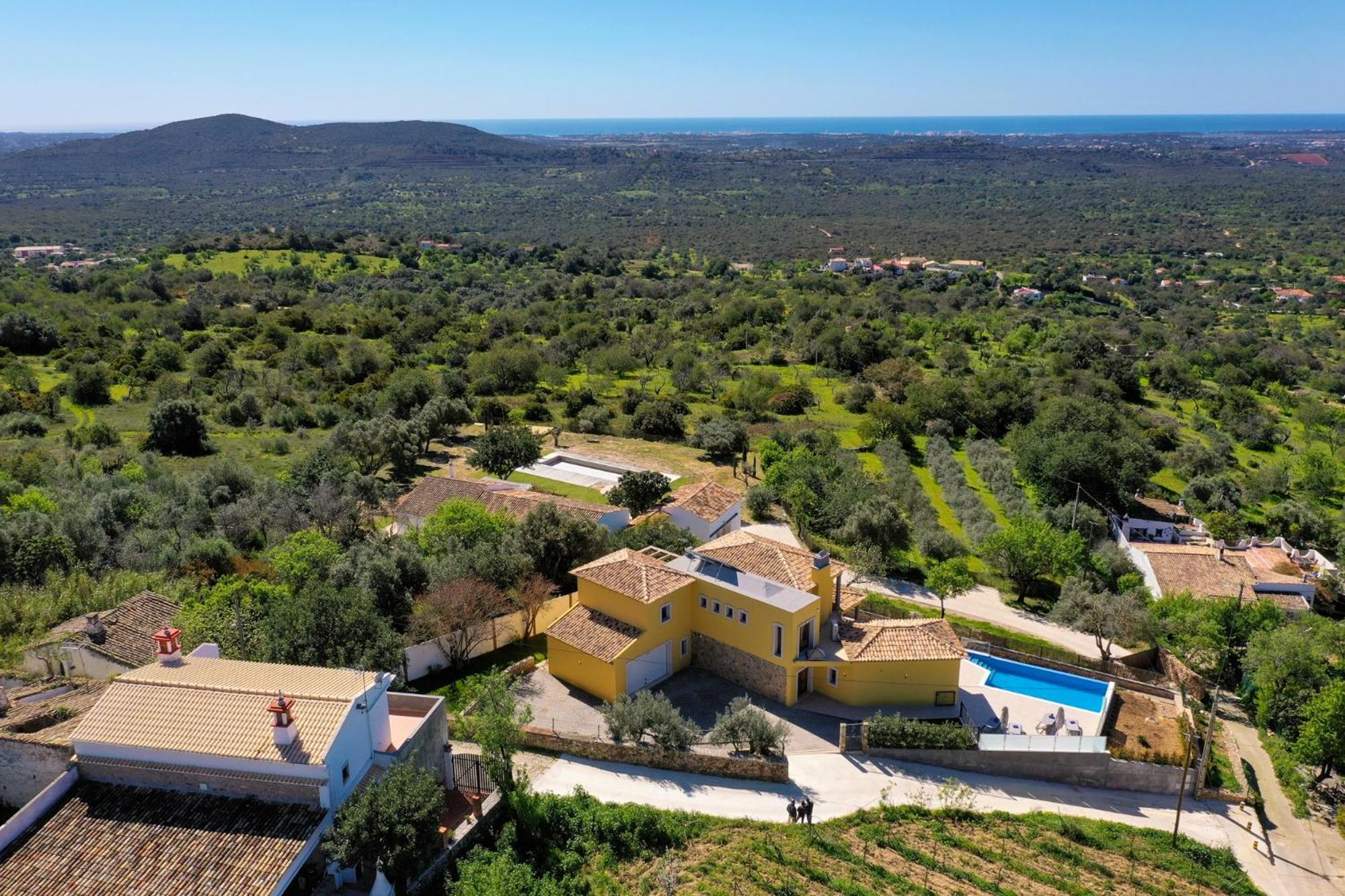 Hotel Sunny House - Image 1