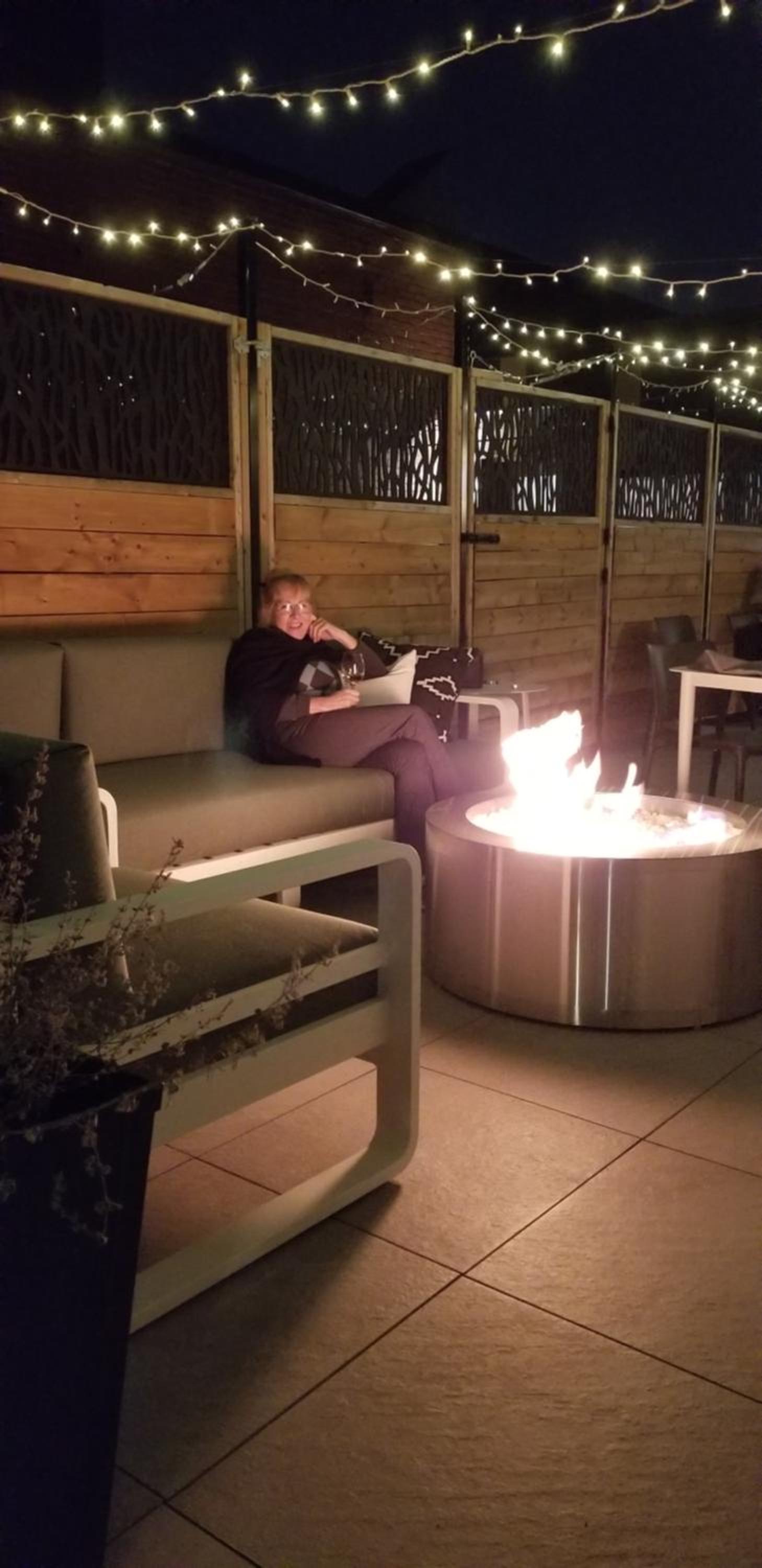 Plaza12 - StringLights, XL Terrace, restos & shops
