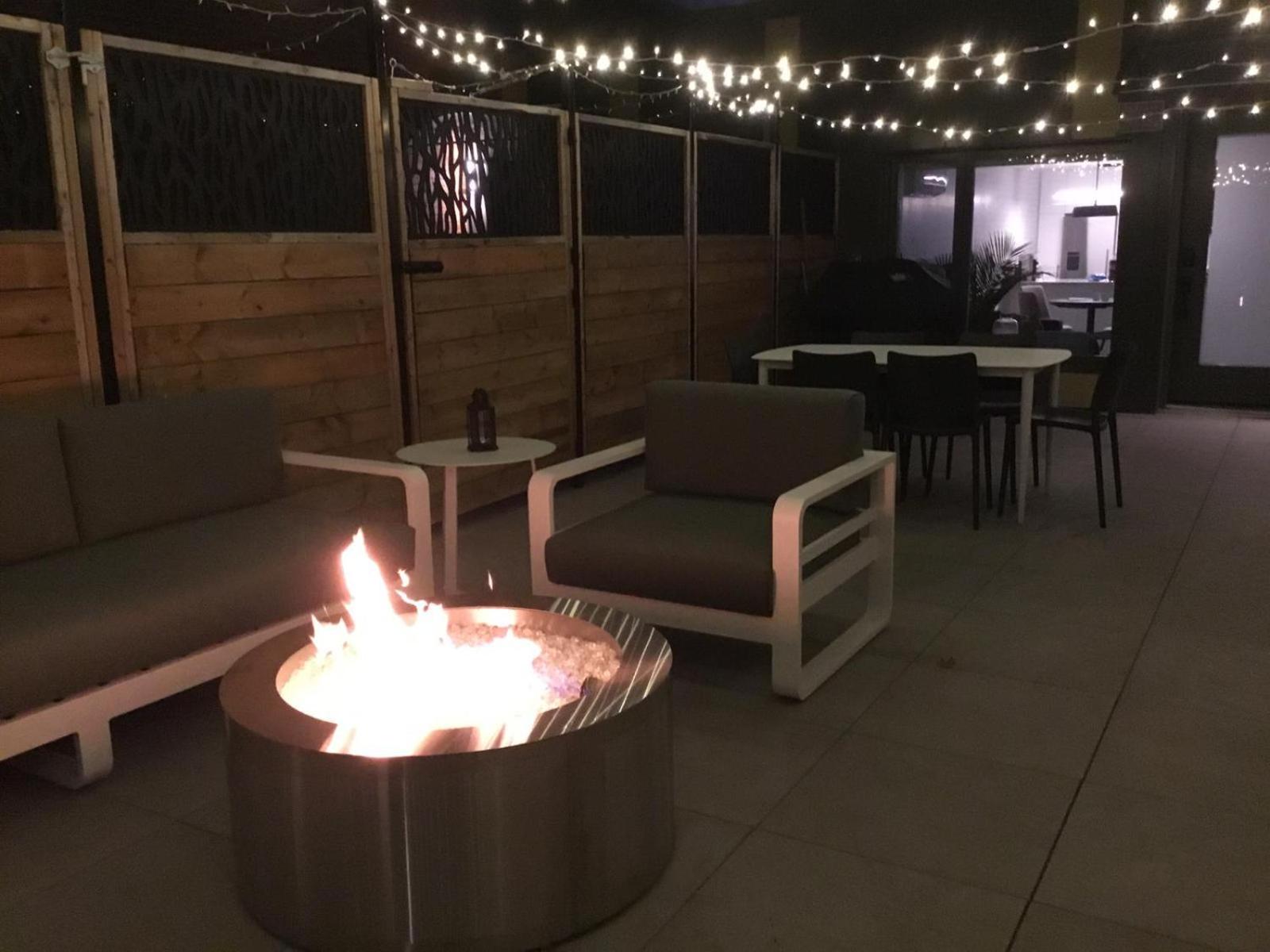 Plaza12 - StringLights, XL Terrace, restos & shops