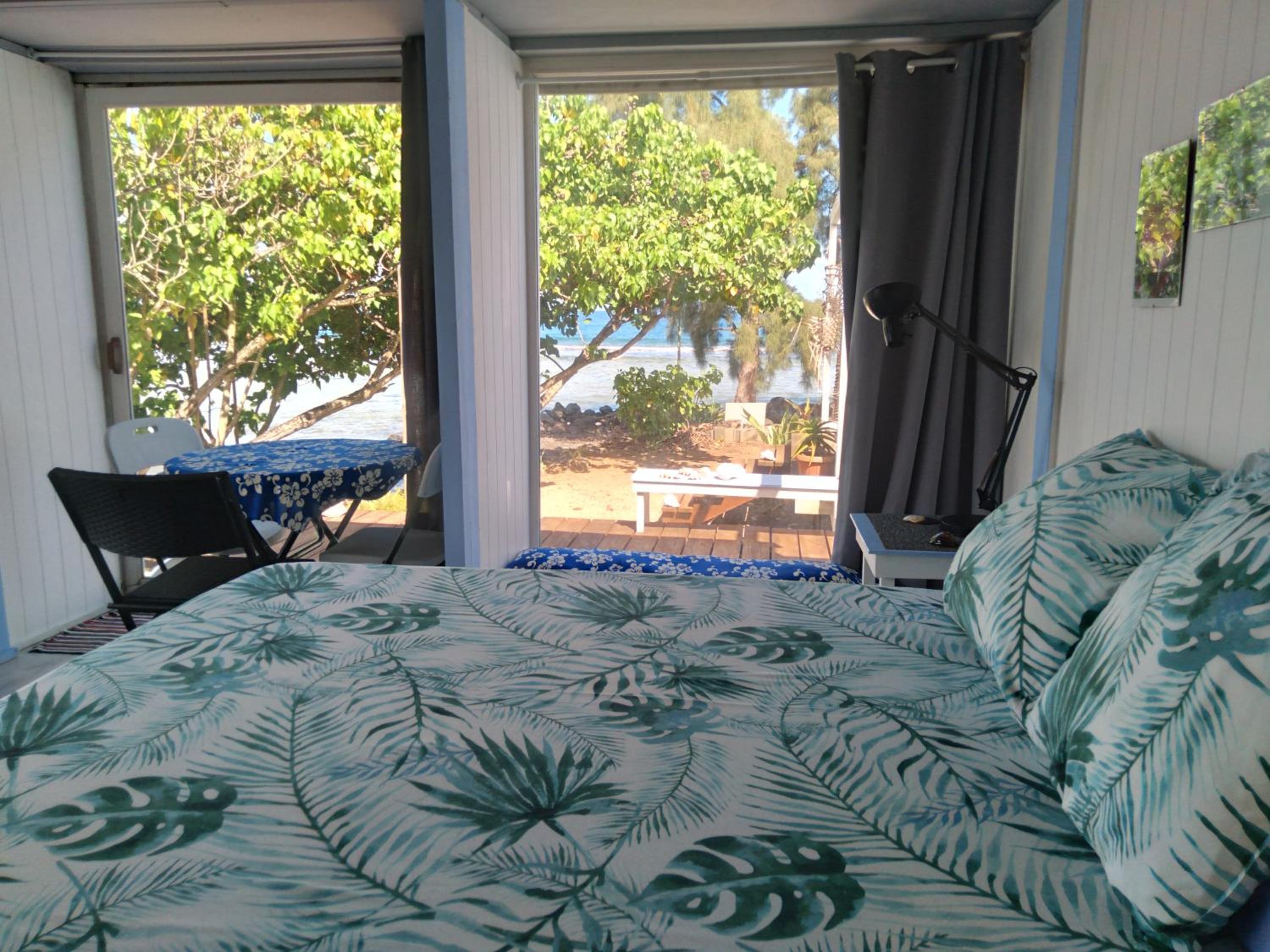 Bungalow les pieds ds l eau, La Maison Bleue