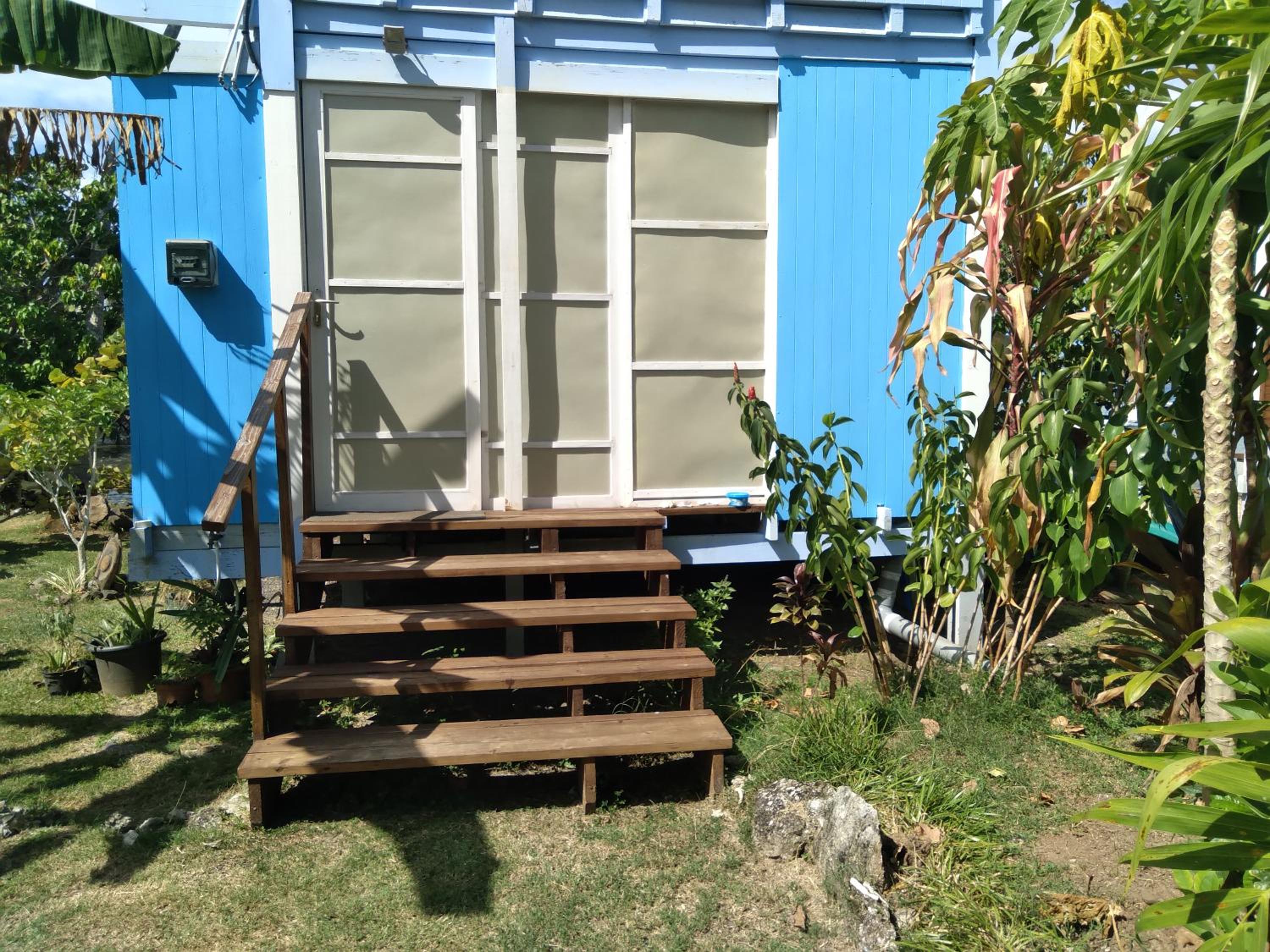 Bungalow les pieds ds l eau, La Maison Bleue