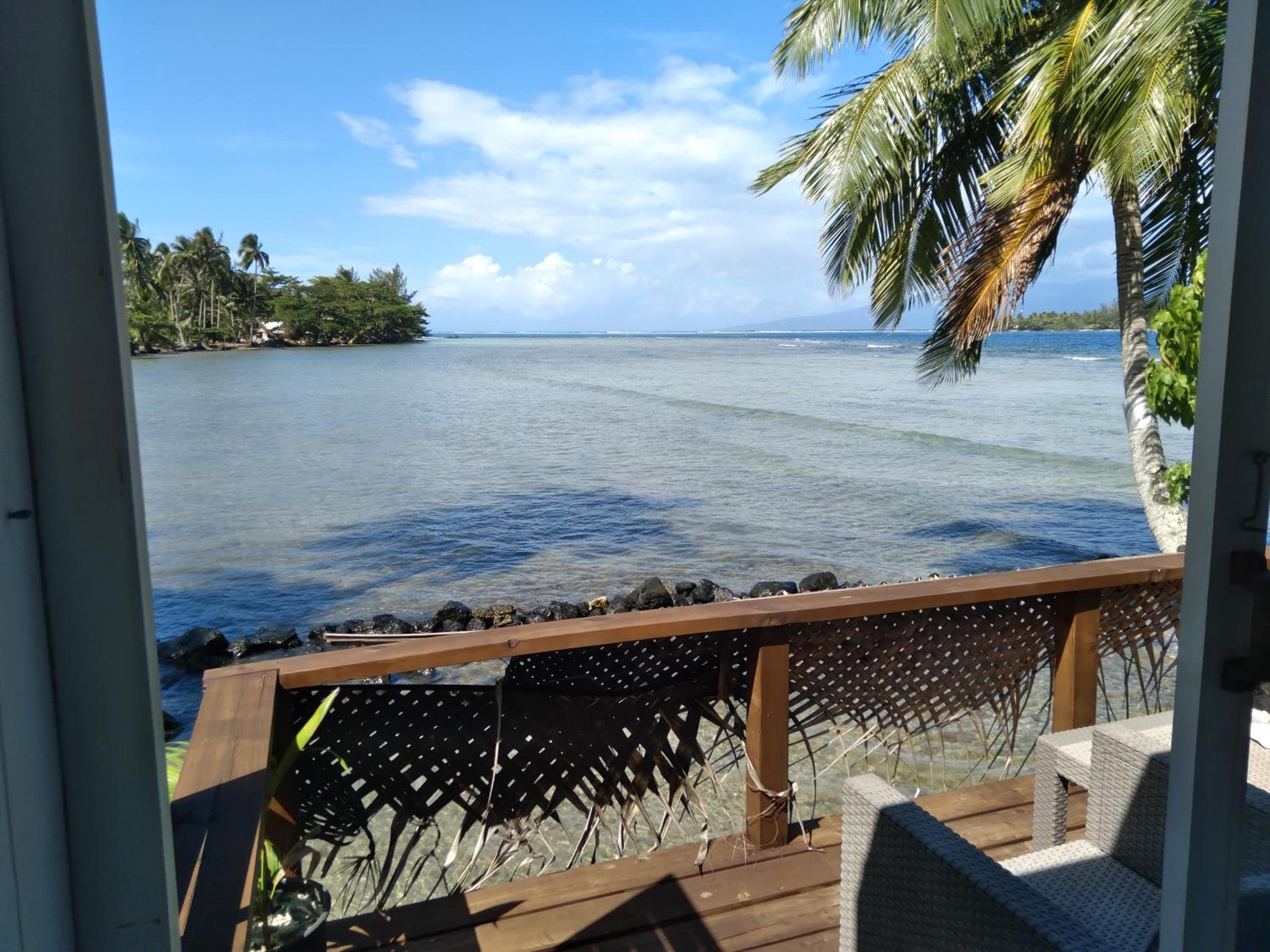 Bungalow les pieds ds l eau, La Maison Bleue