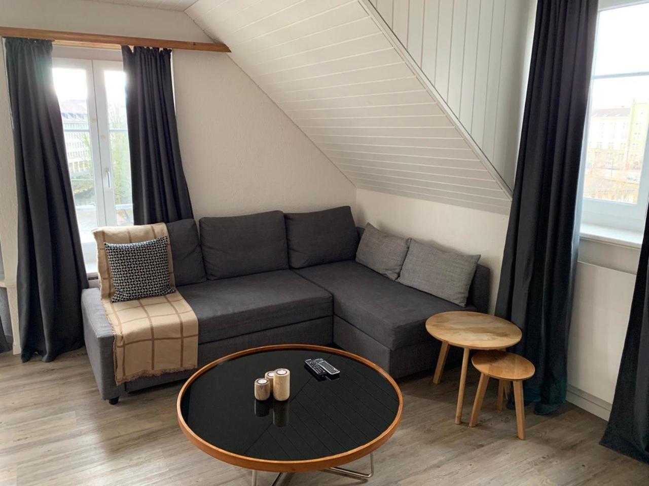 Löwenplatz Apartment near Station by Airhome