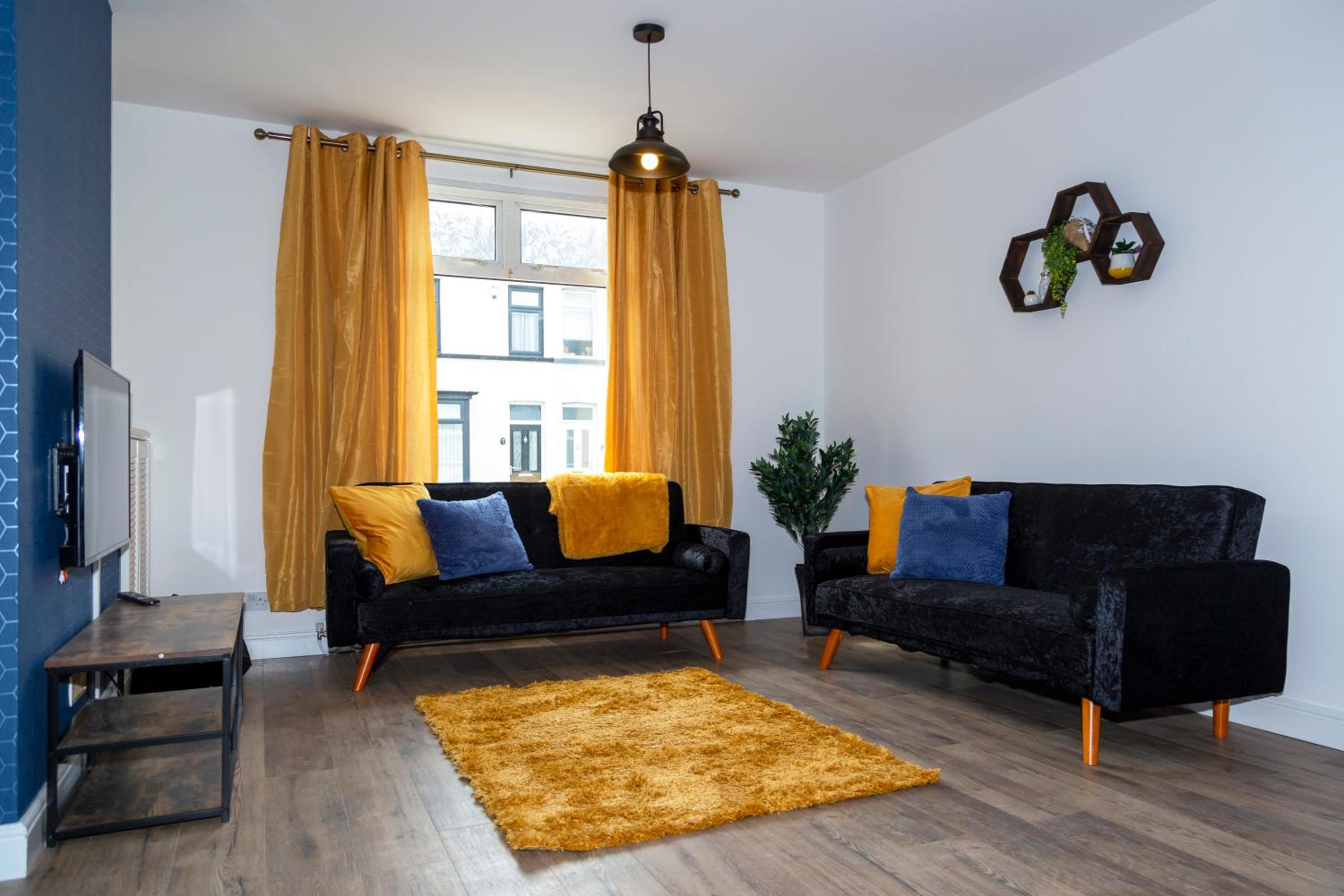 Family friendly, Modern House just 1m from Bike Park Wales