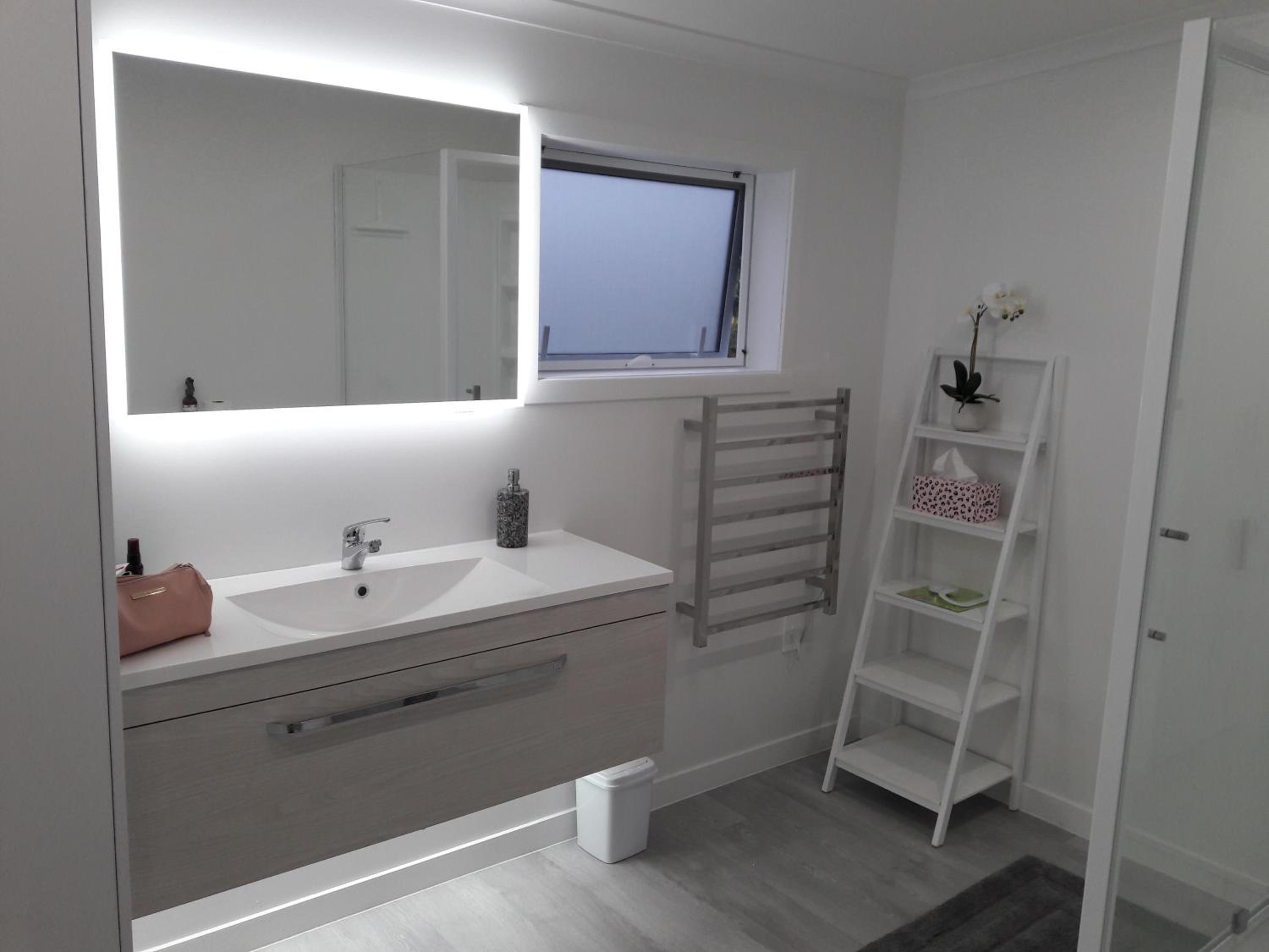 Coromandel Town Harbourside Cottage Luxury Accommodation view 4