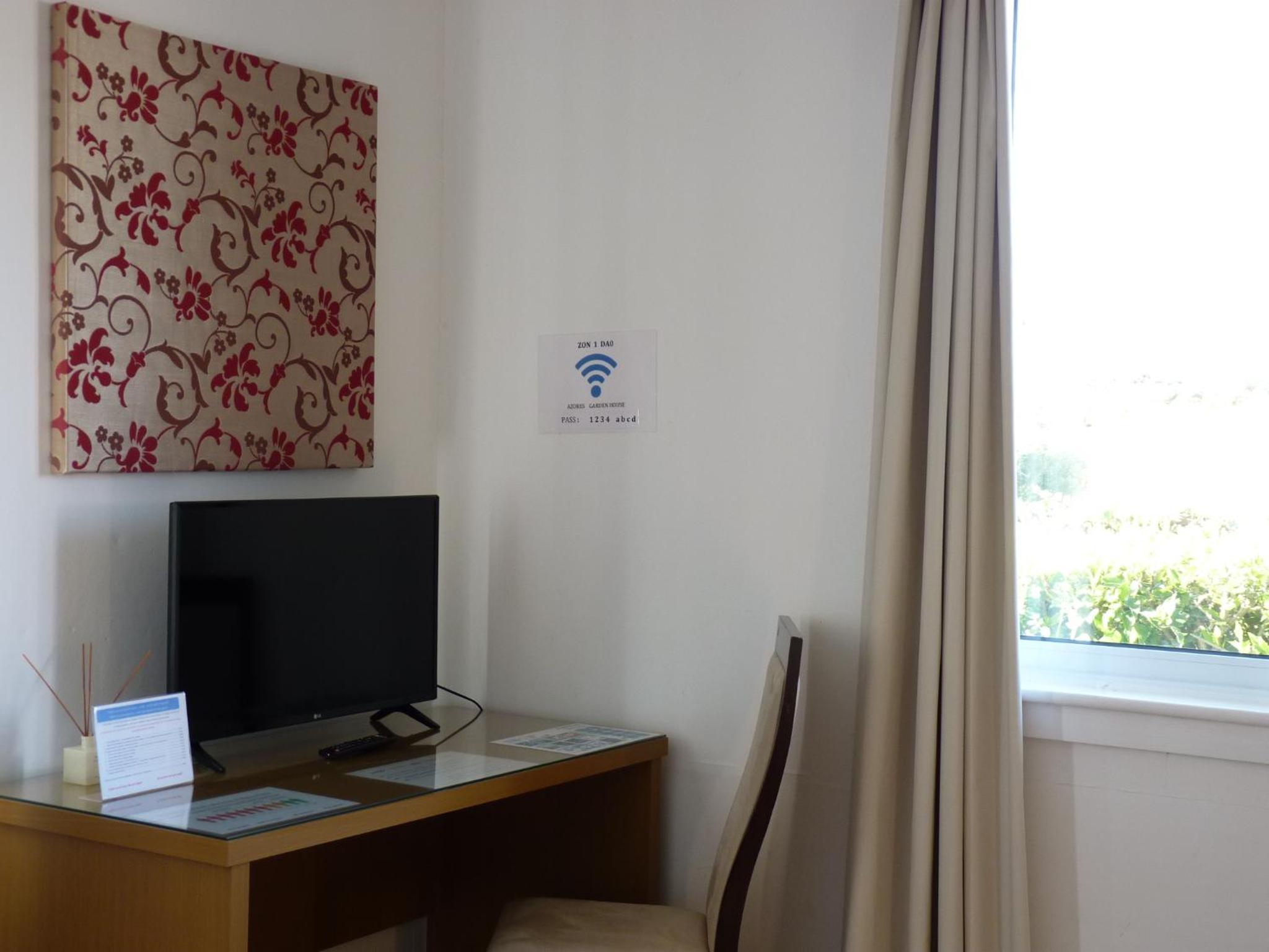 AZORES GARDEN HOUSE - Private Suites & Apartments - Automatic Self Check-in photo 43 of 78