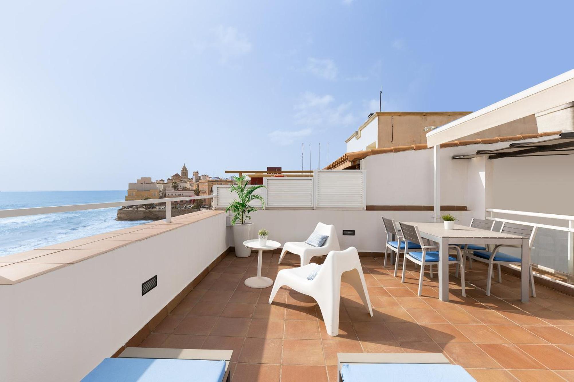 Sitges Group Beach Dreams