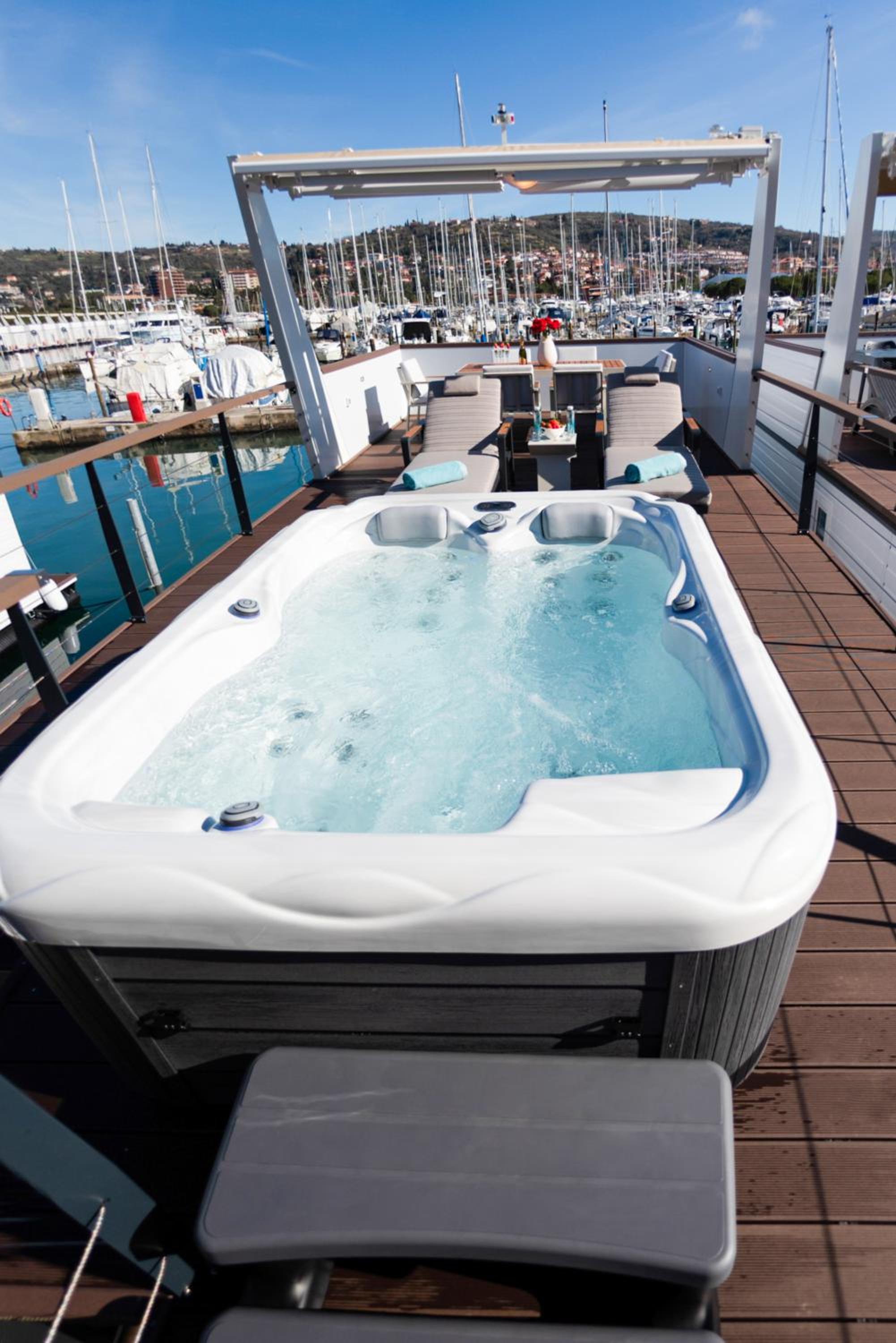 Adria Portorož Luxury Houseboat view 4
