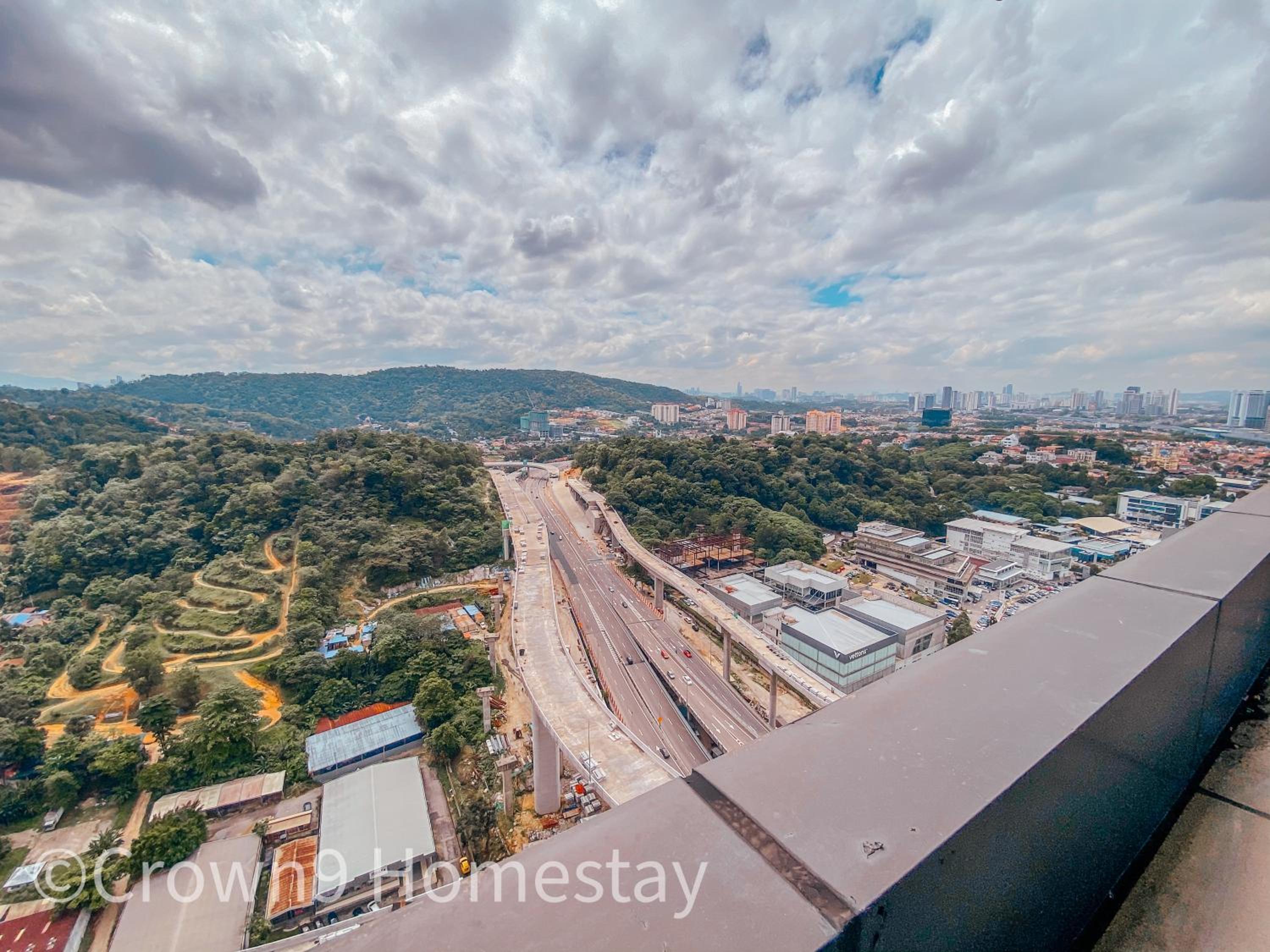 Crown8 Suite (Sunrise & City View)@Empire City photo 8