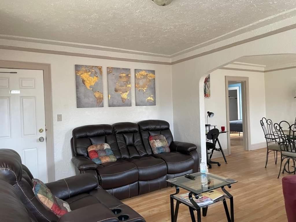 Waukegan Vacations - 2 BR Apt near Great Lakes Naval Base and 6 Flags - Property Image 20