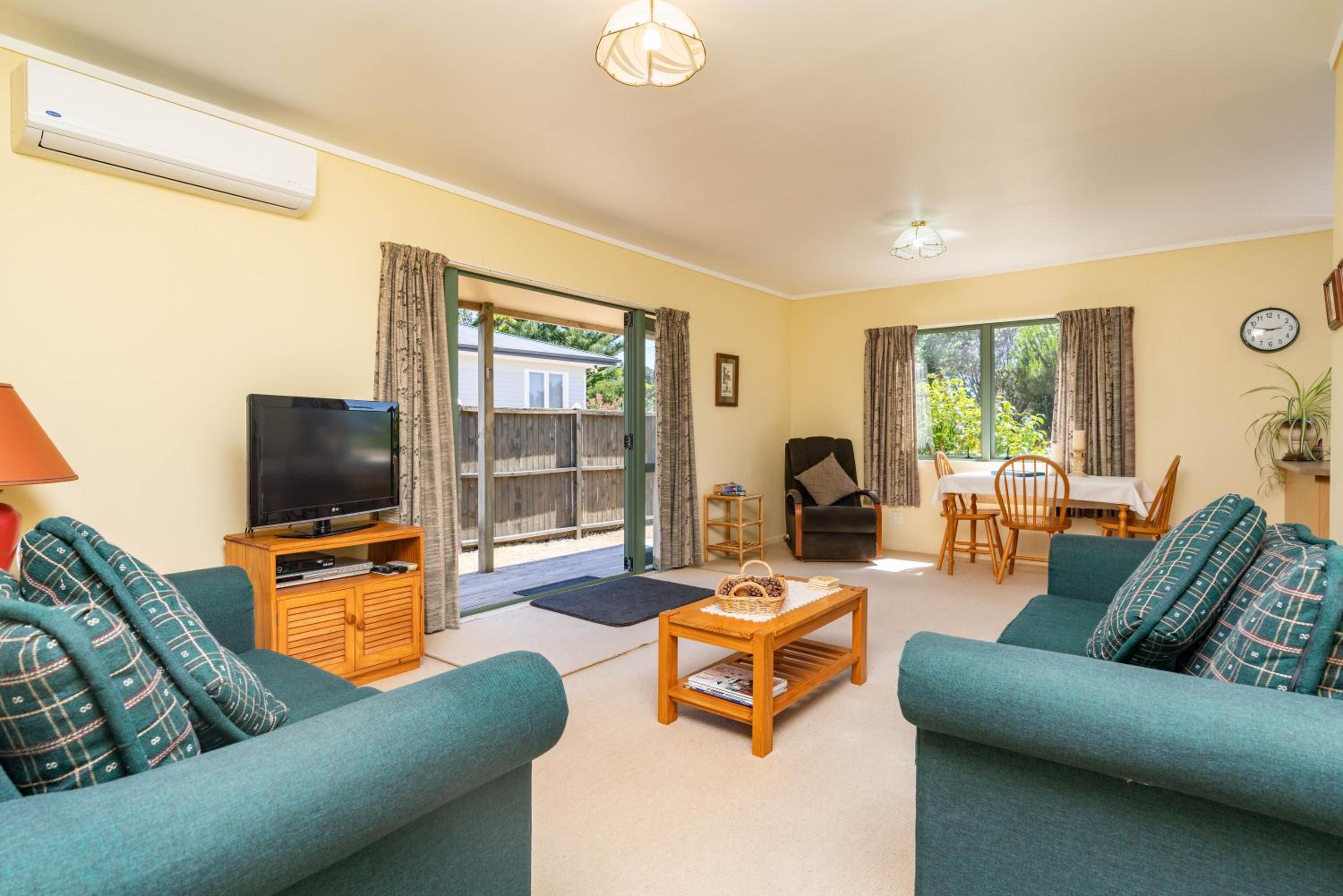 Hibiscus House - Mangawhai Heads Holiday Home view 2