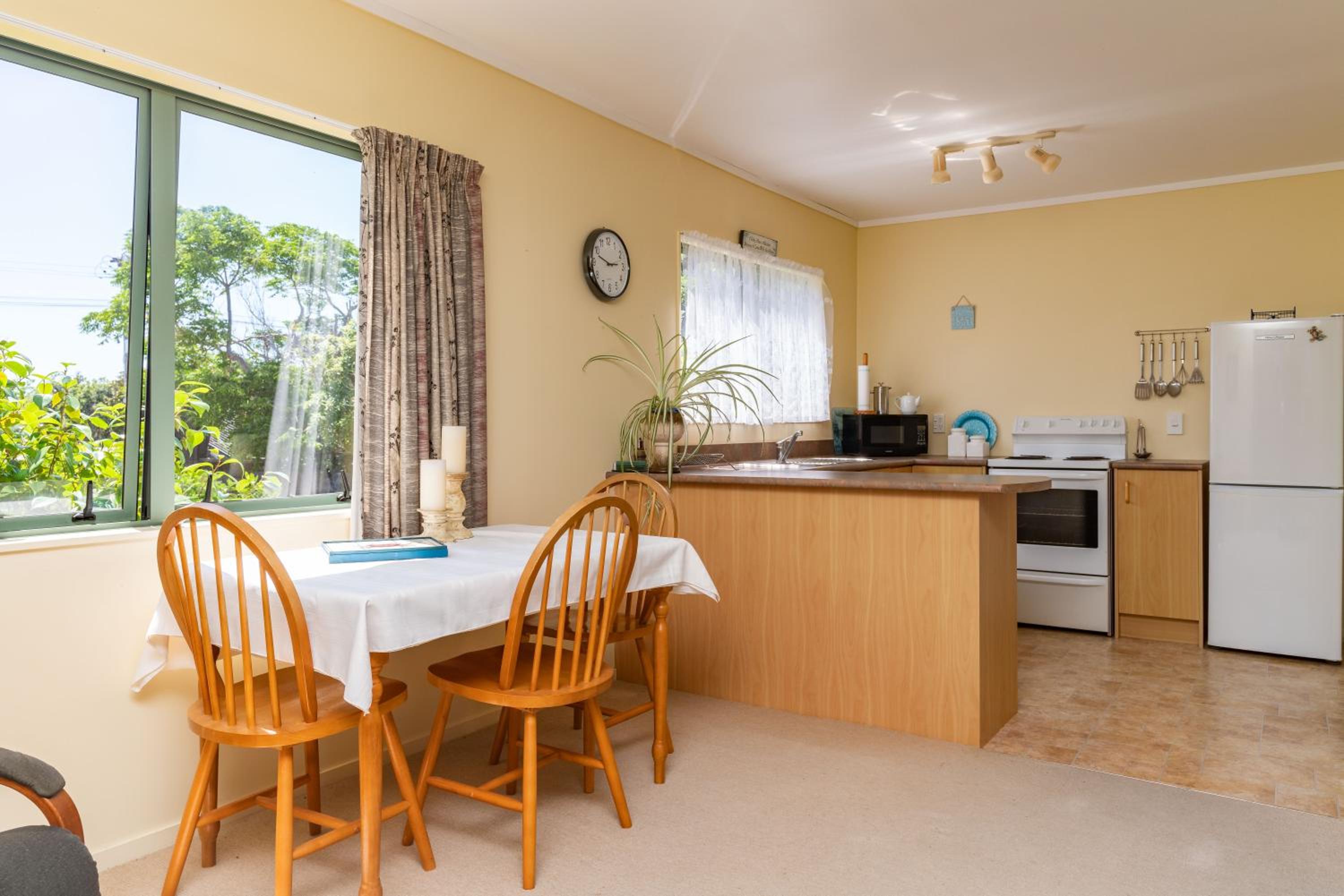 Hibiscus House - Mangawhai Heads Holiday Home view 3