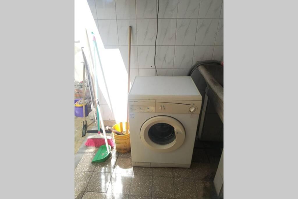 Casa amplia y céntrica para 2-6 personas. Cochera.
