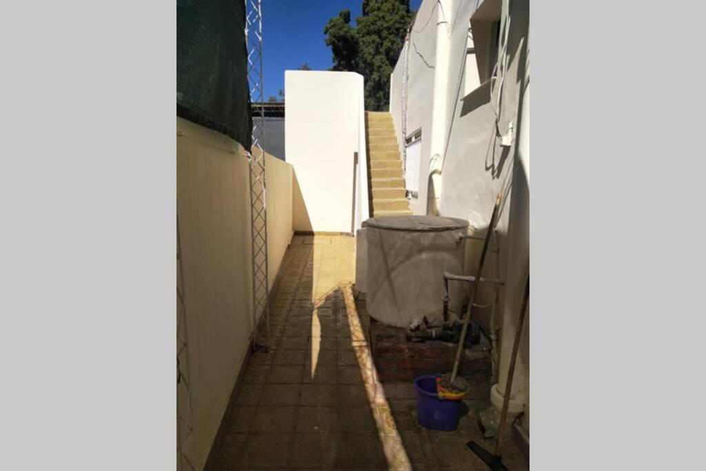 Casa amplia y céntrica para 2-6 personas. Cochera.