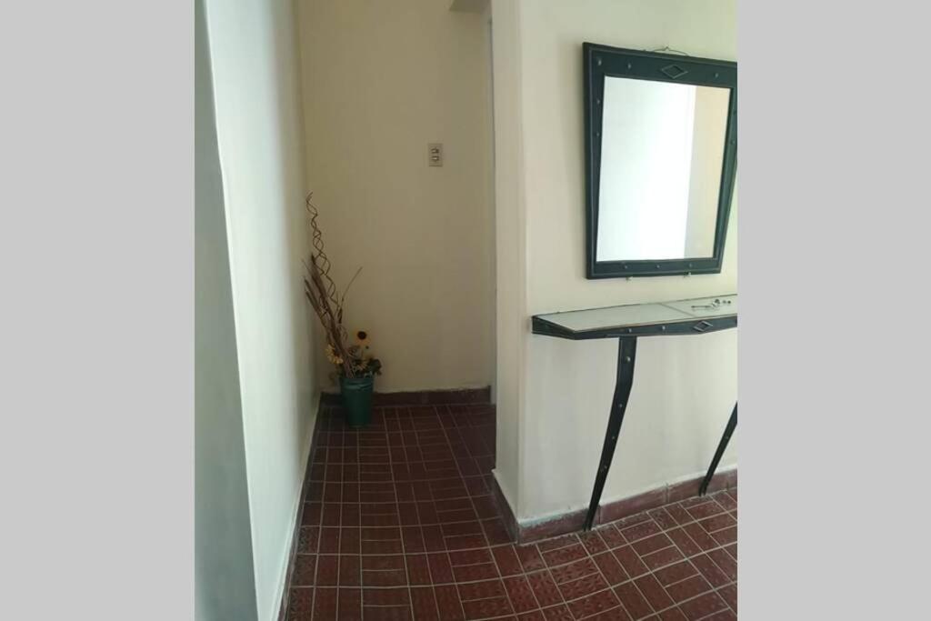Casa amplia y céntrica para 2-6 personas. Cochera.