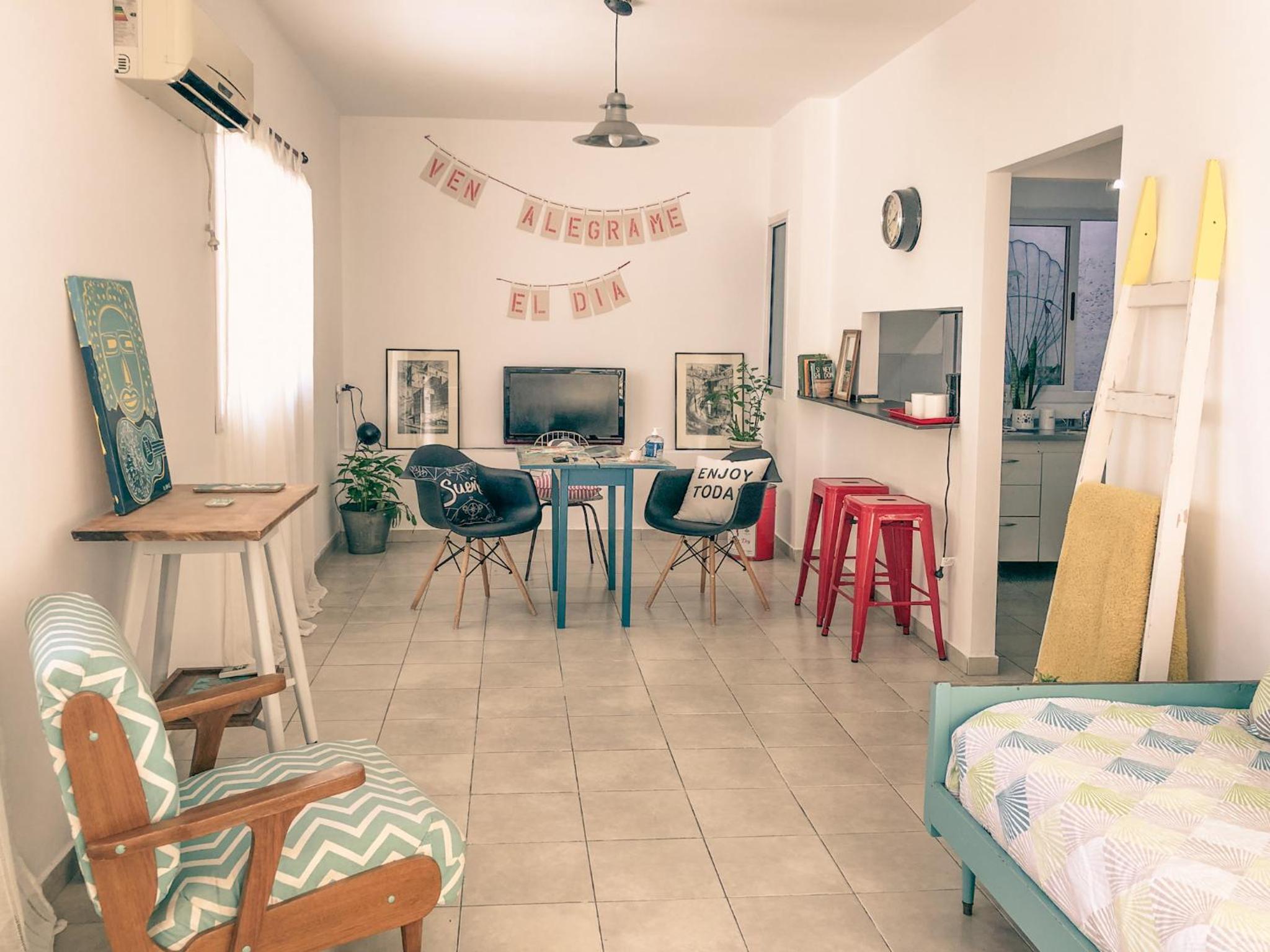 CUATRO Design Apartment