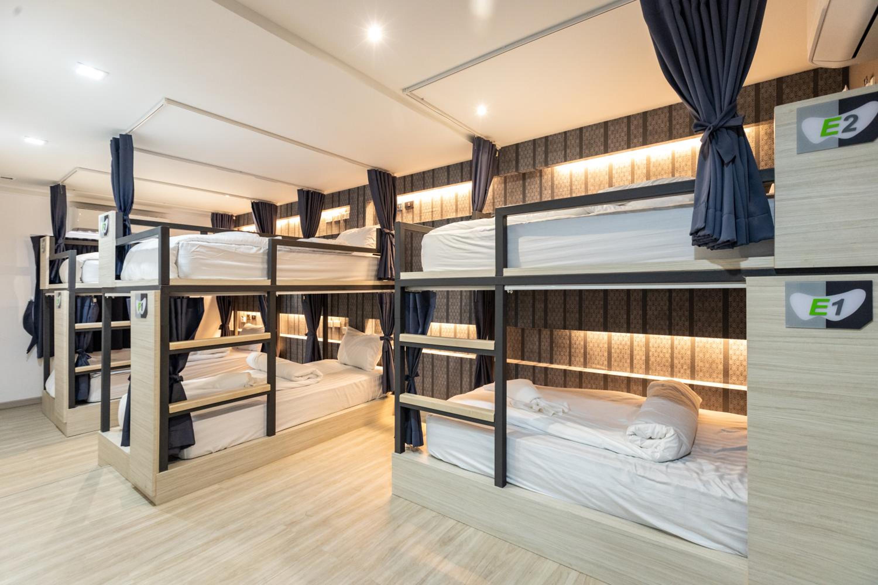 Baan Kun Mhor Hostel บ้านคุณหมอโฮสเทล