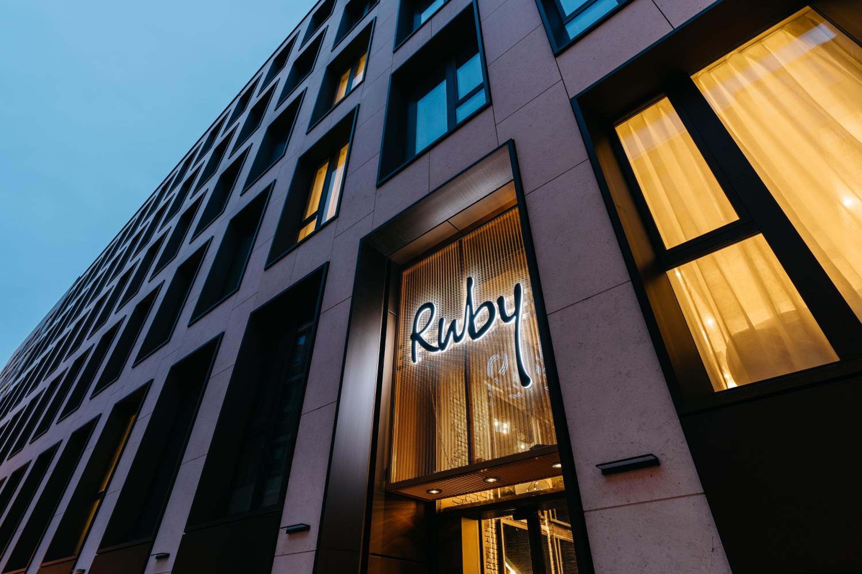 Ruby Louise Hotel Frankfurt - Property Image 2