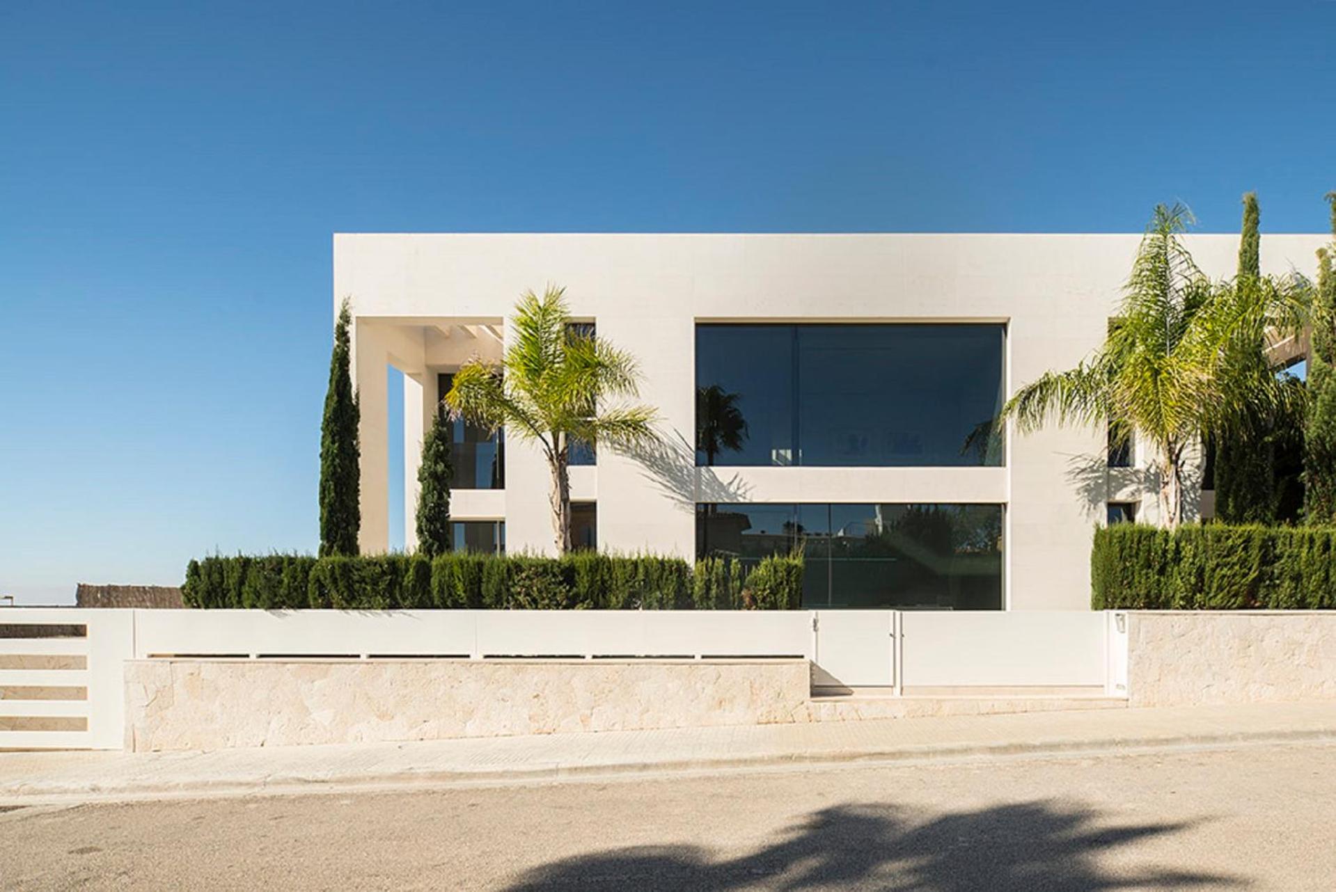 PALMA BAY FRONT LINE view 2